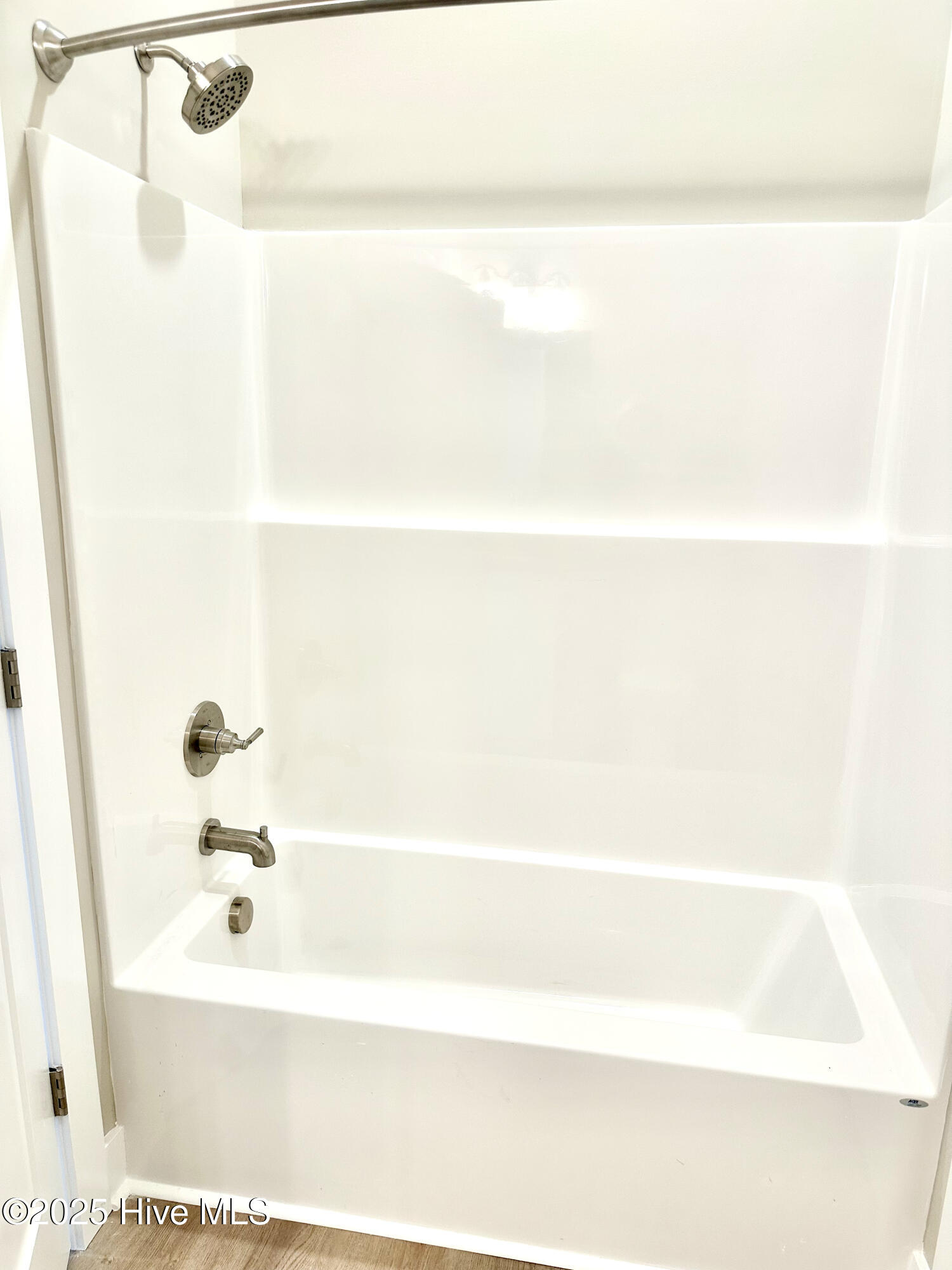 100537365 | Photo 42