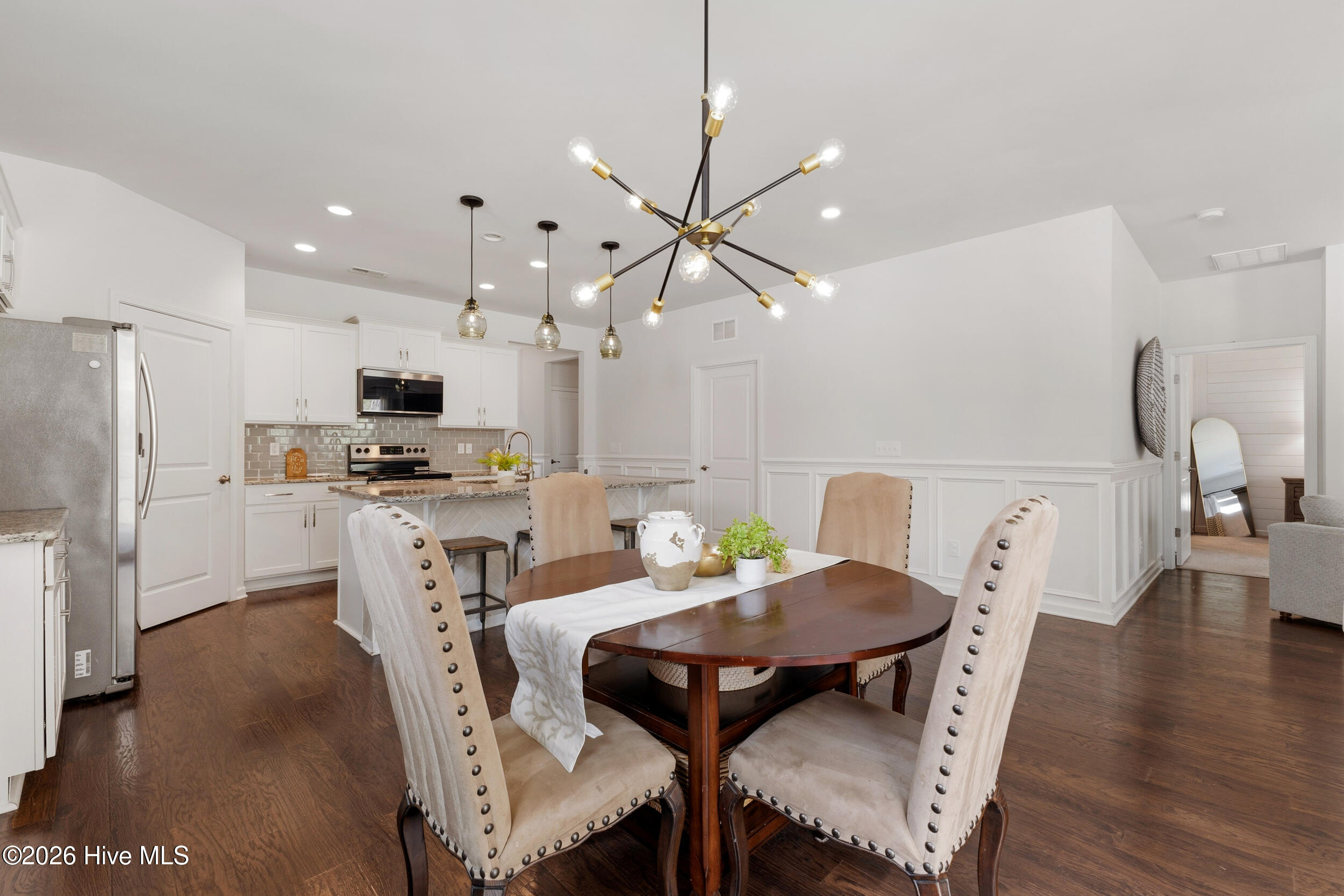 100557196 | Photo 14