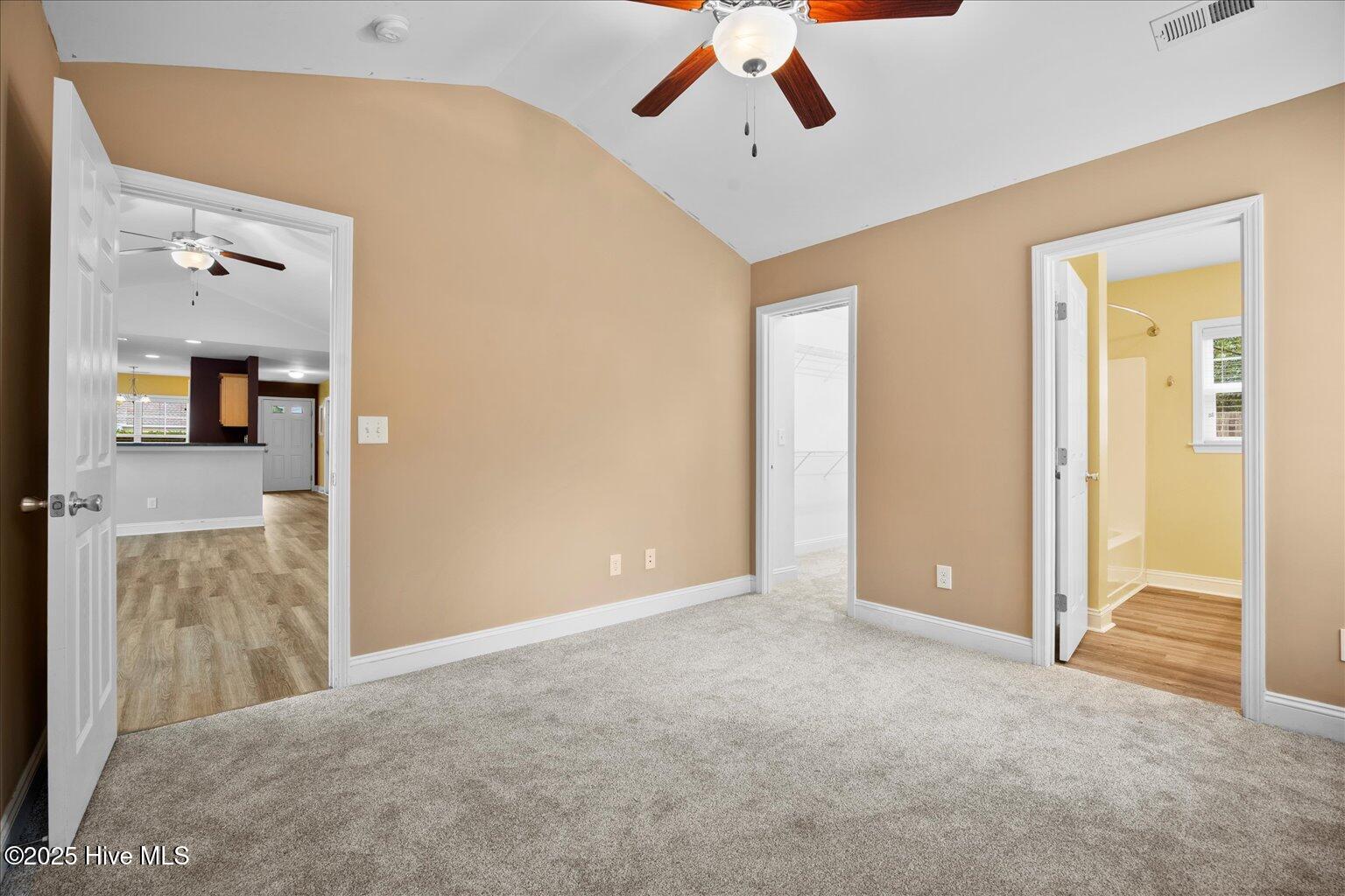 100523963 | Photo 39