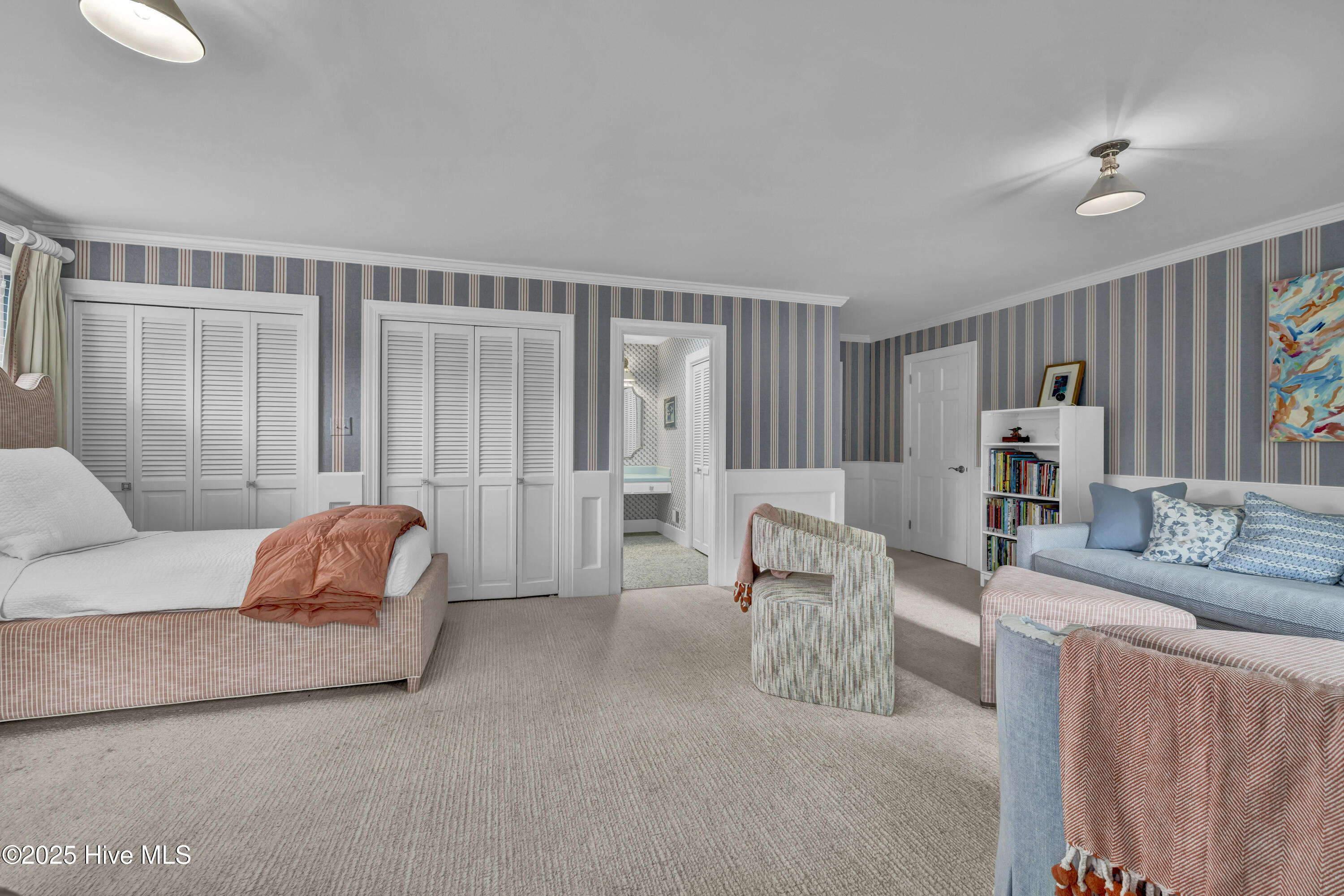 100519719 | Photo 29