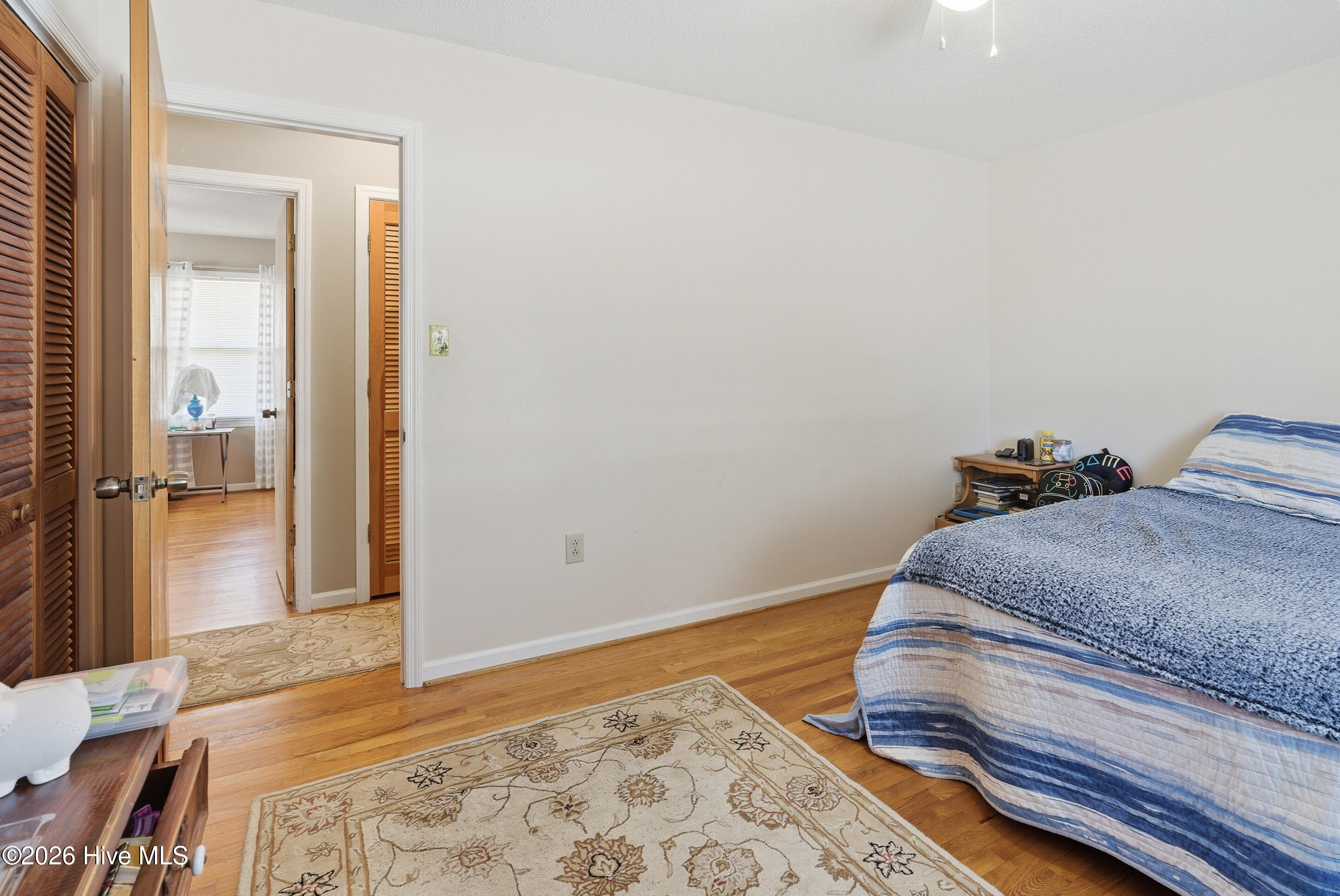 100561616 | Photo 23