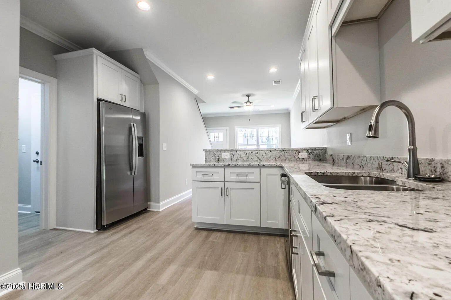 100528909 | Photo 29