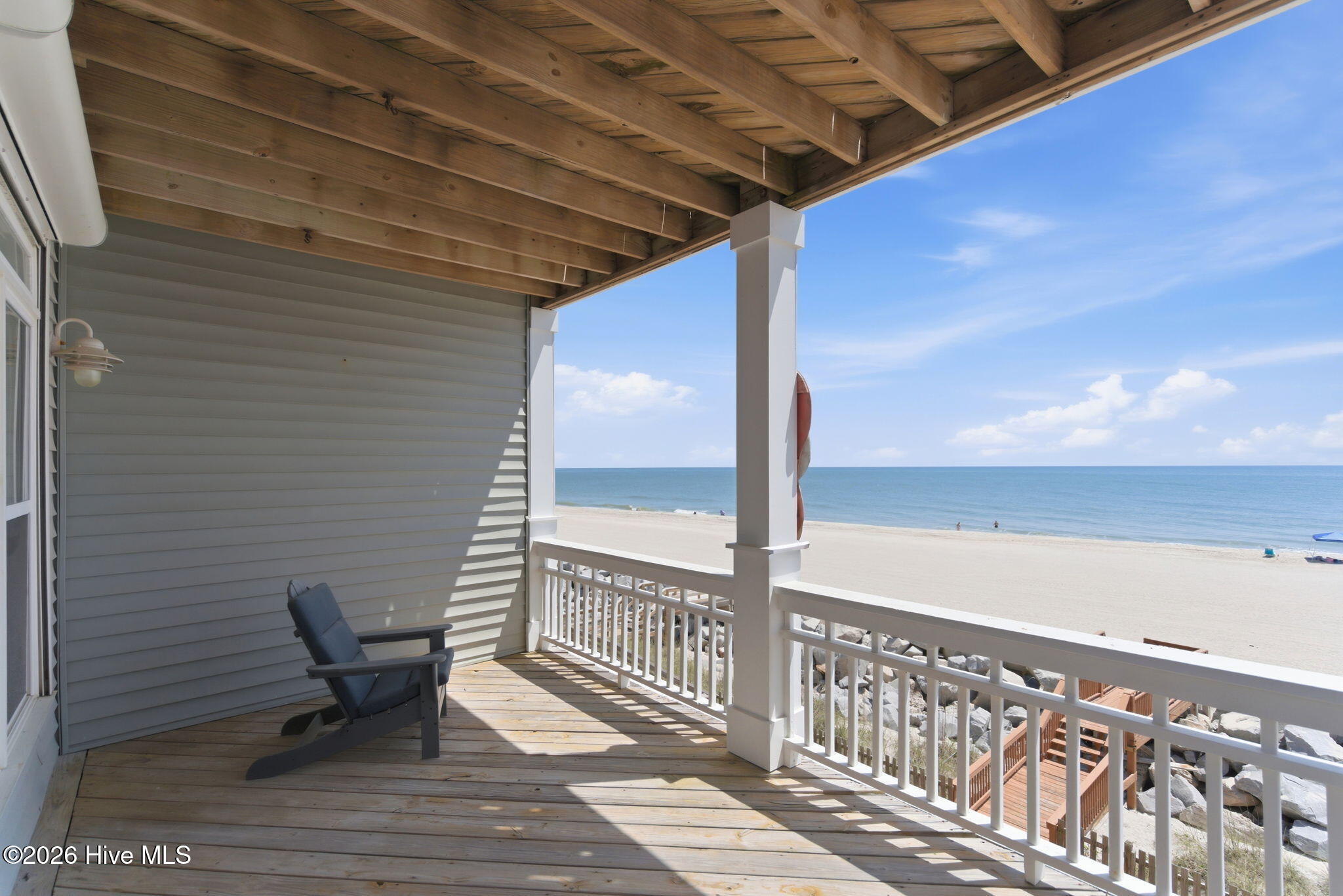 100570337 | Photo 41