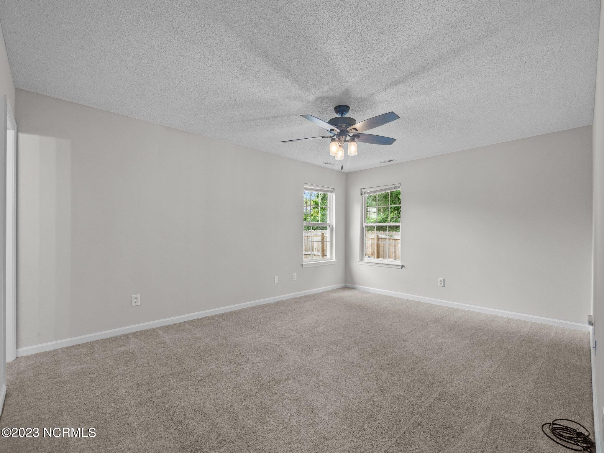 100556244 | Photo 26