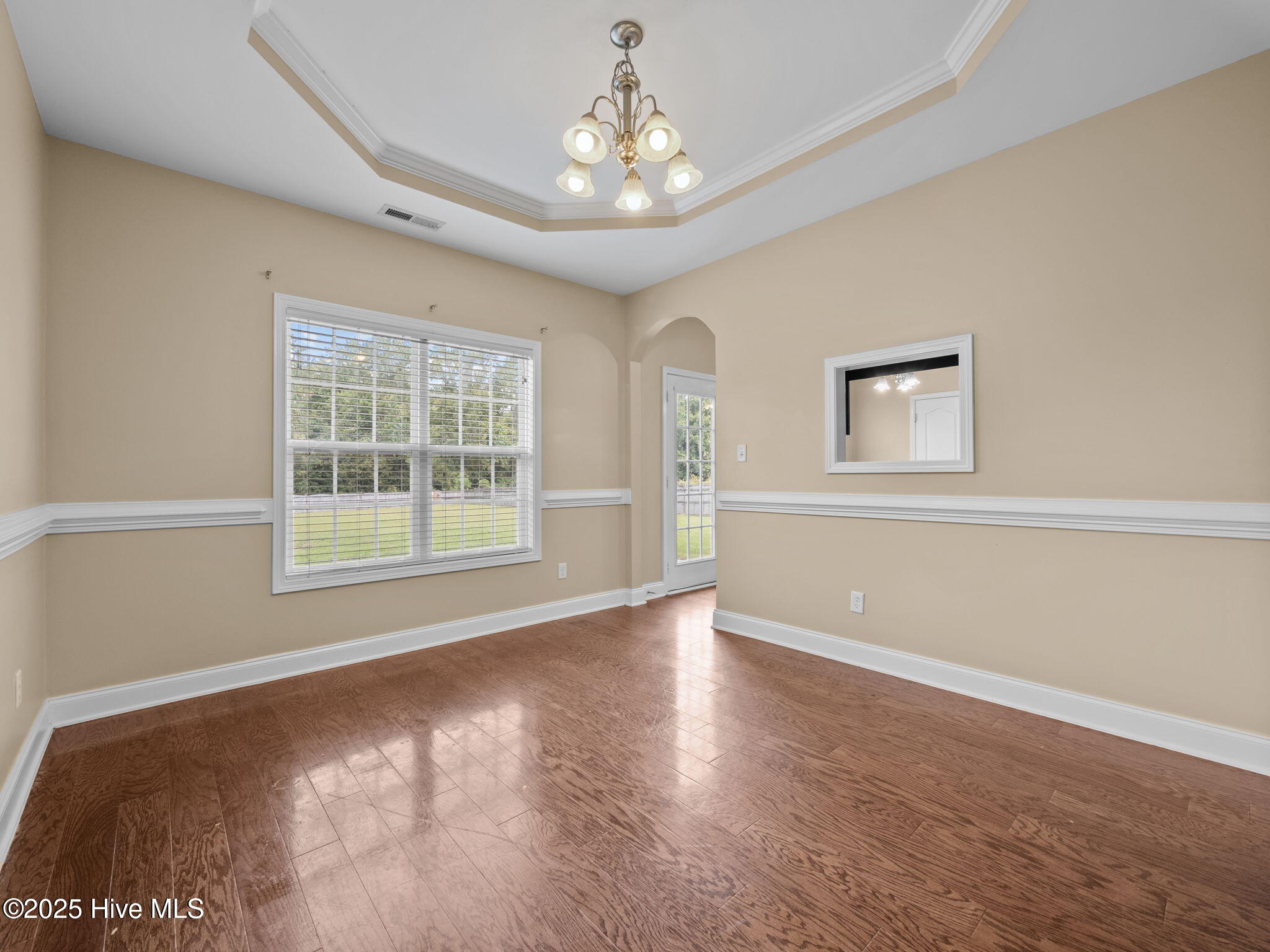 100529601 | Photo 16