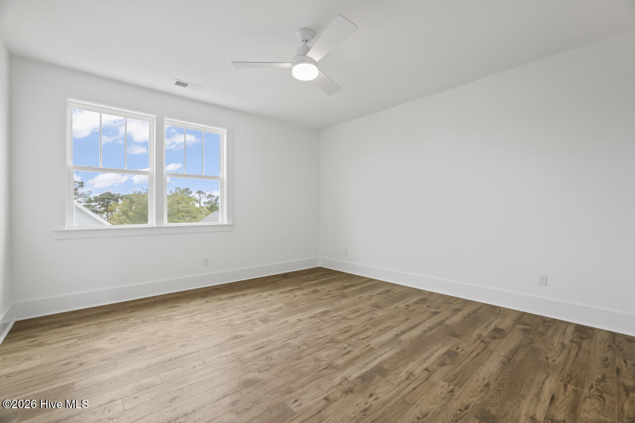 100544429 | Photo 24