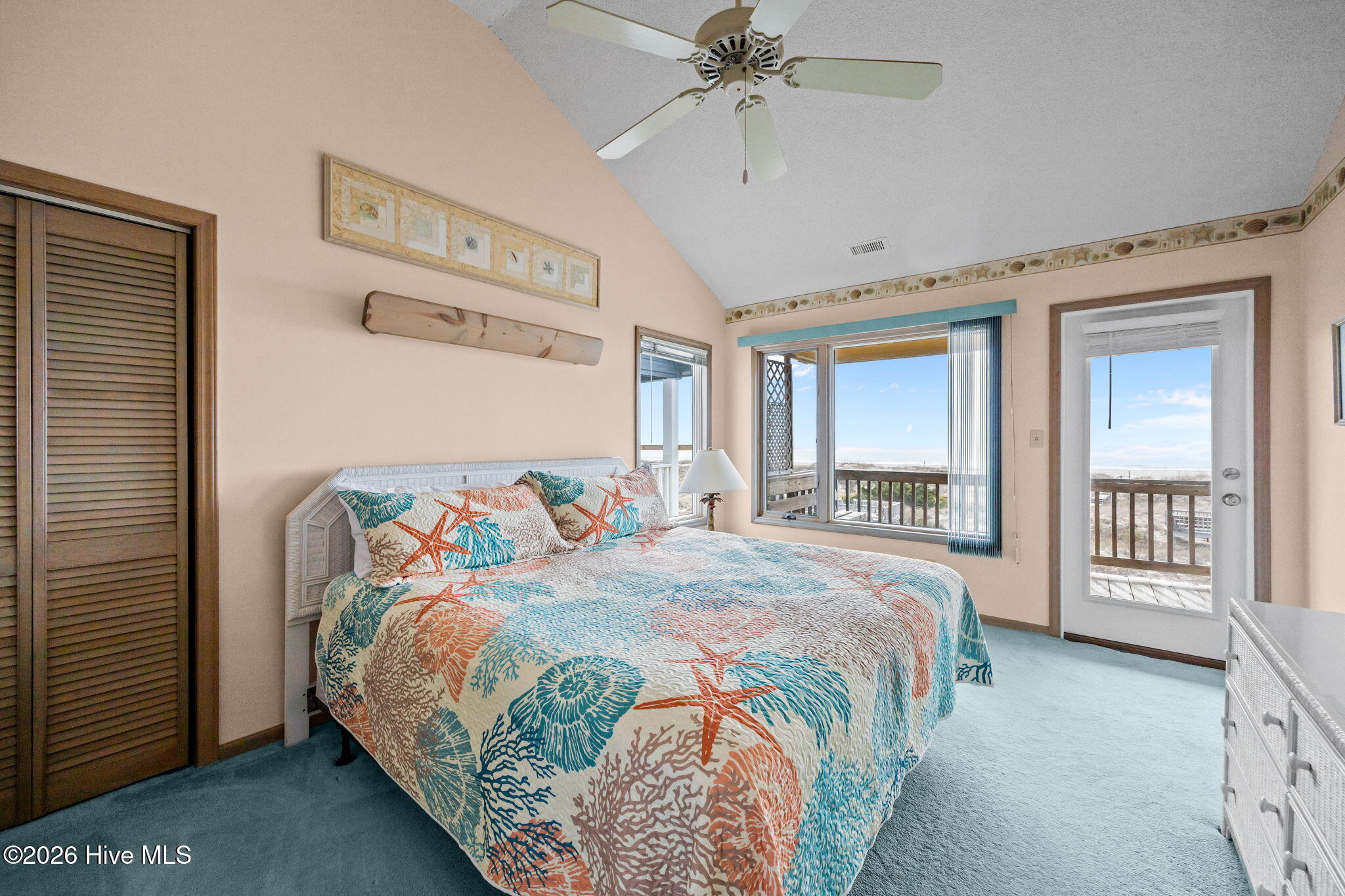 100554247 | Photo 55