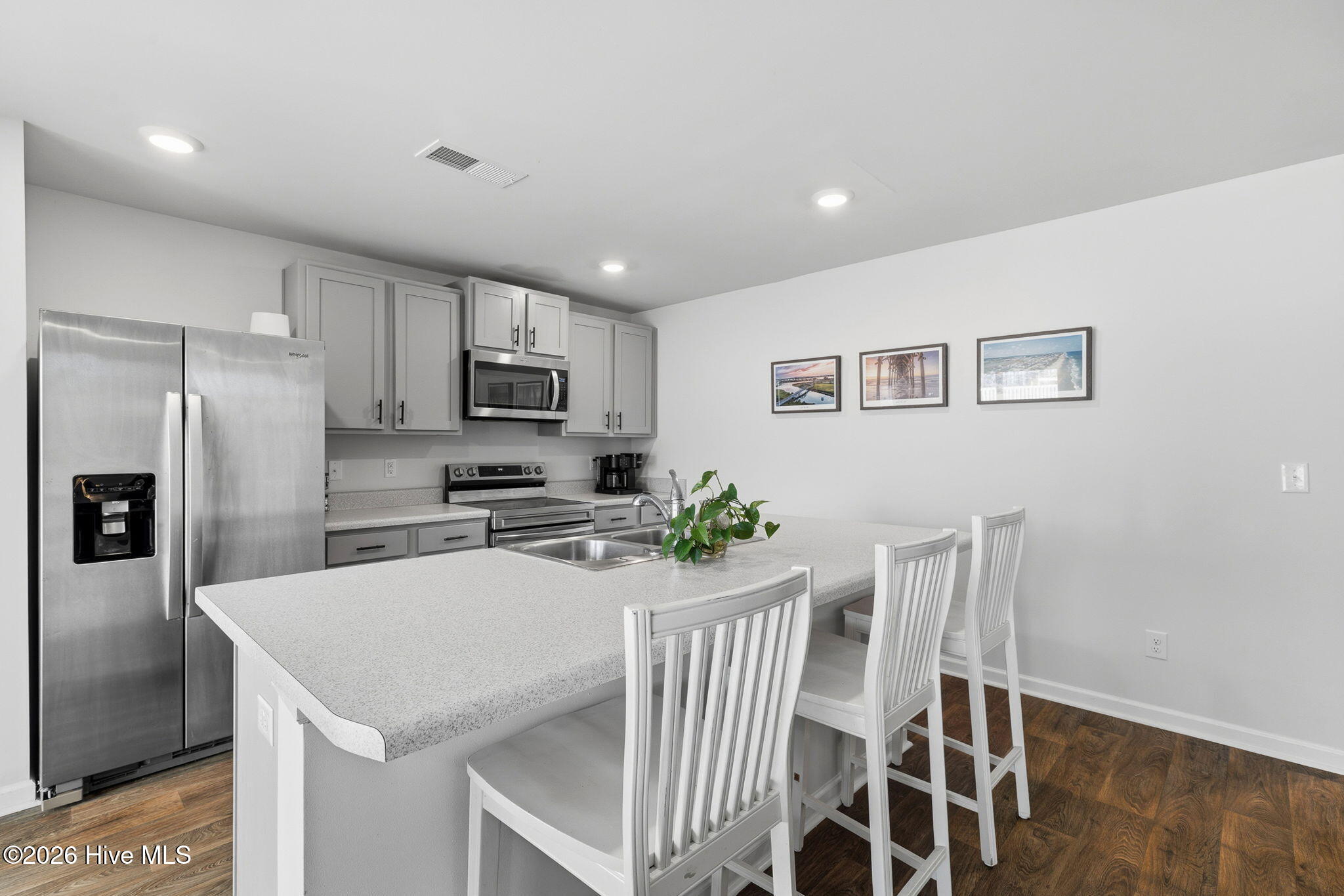 100553994 | Photo 11