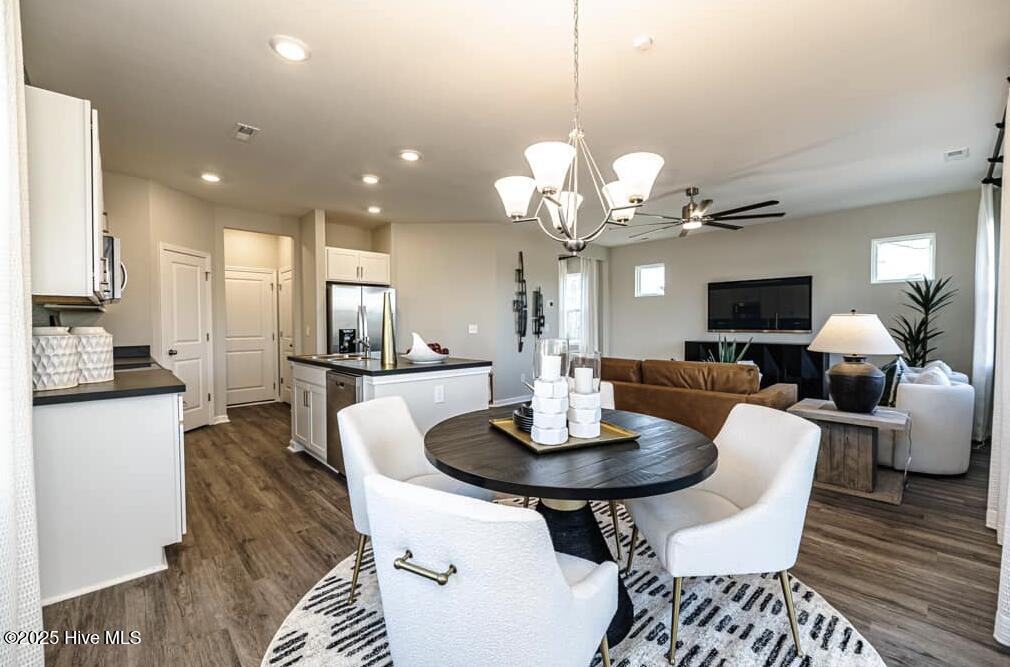 100535606 | Photo 10