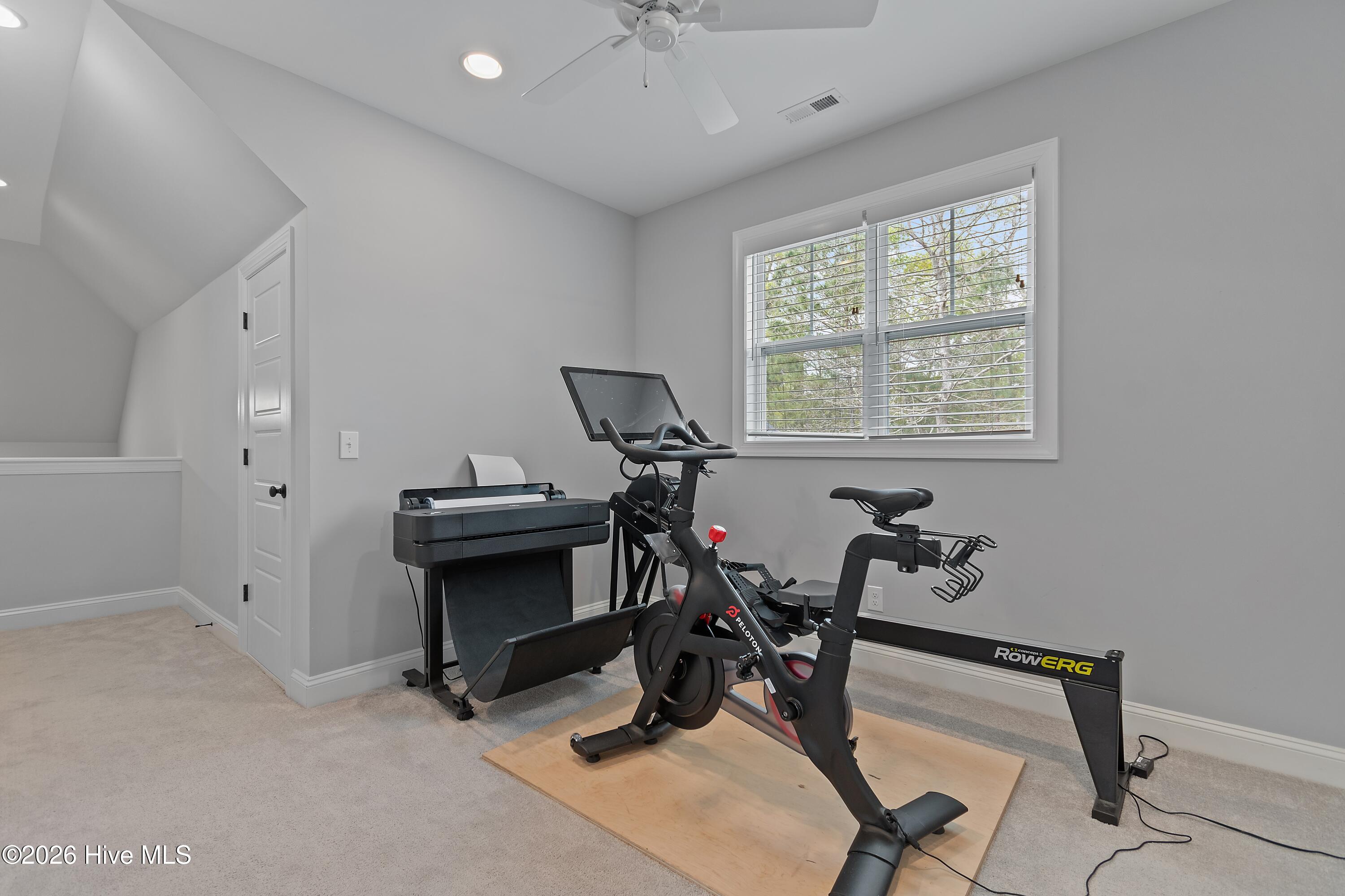 100565017 | Photo 36