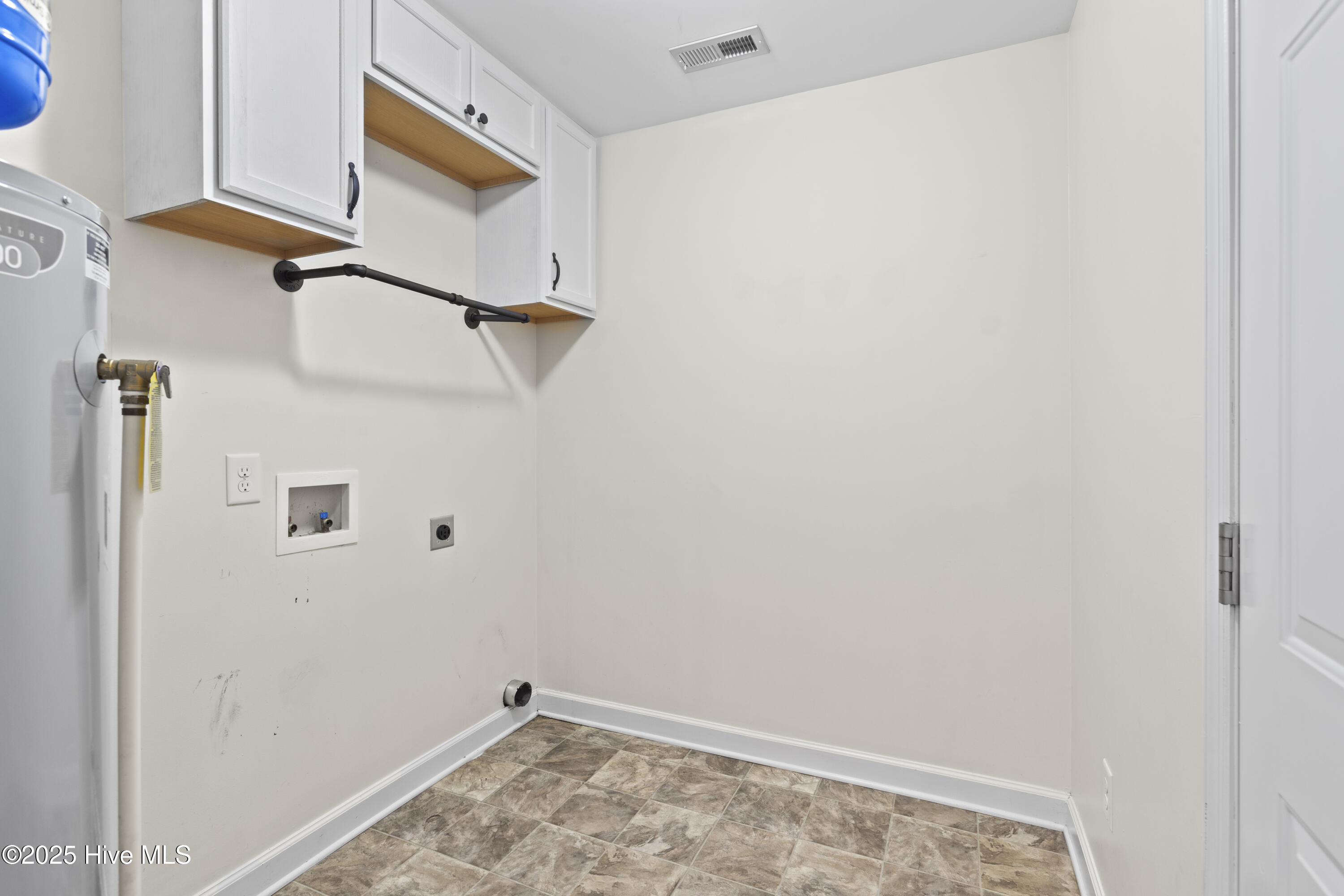 100564218 | Photo 16