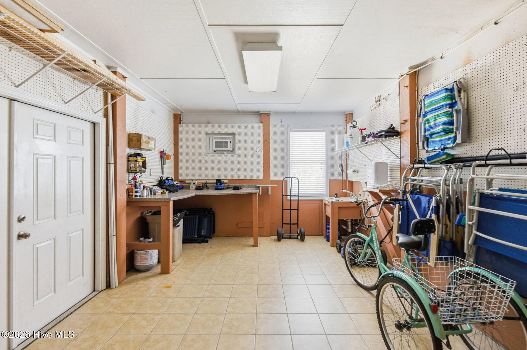 100566384 | Photo 39