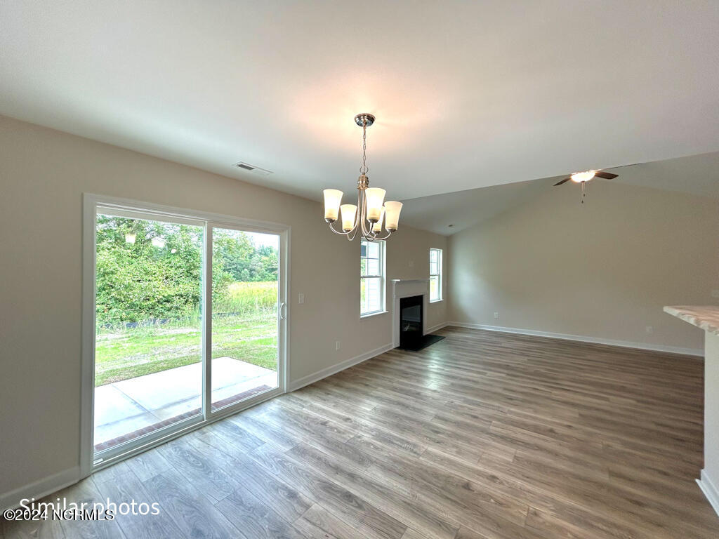 100517766 | Photo 15