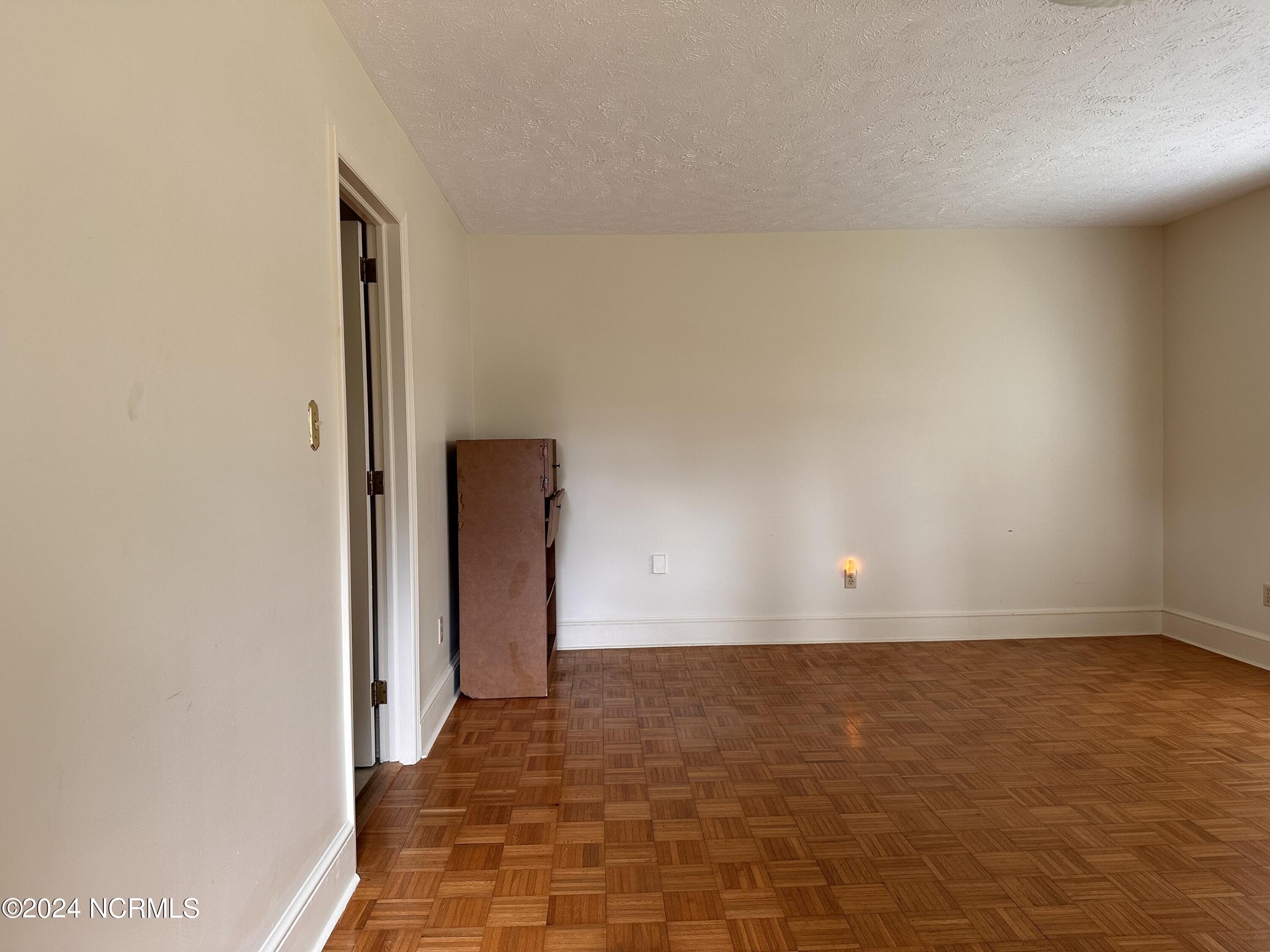 100466276 | Photo 45