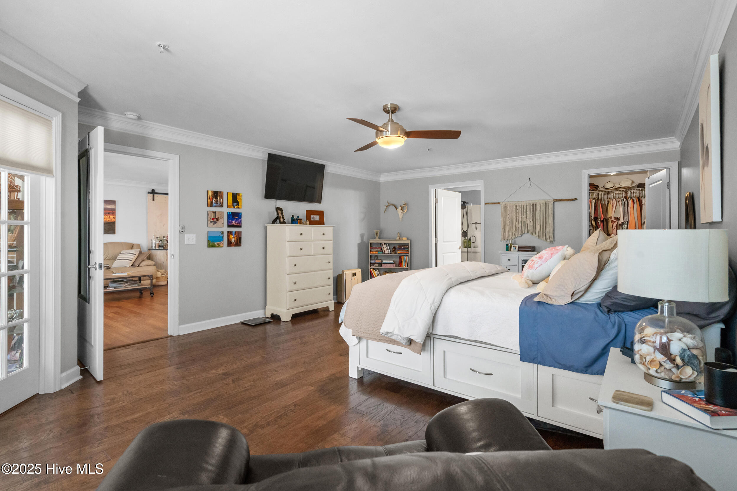 100531411 | Photo 28