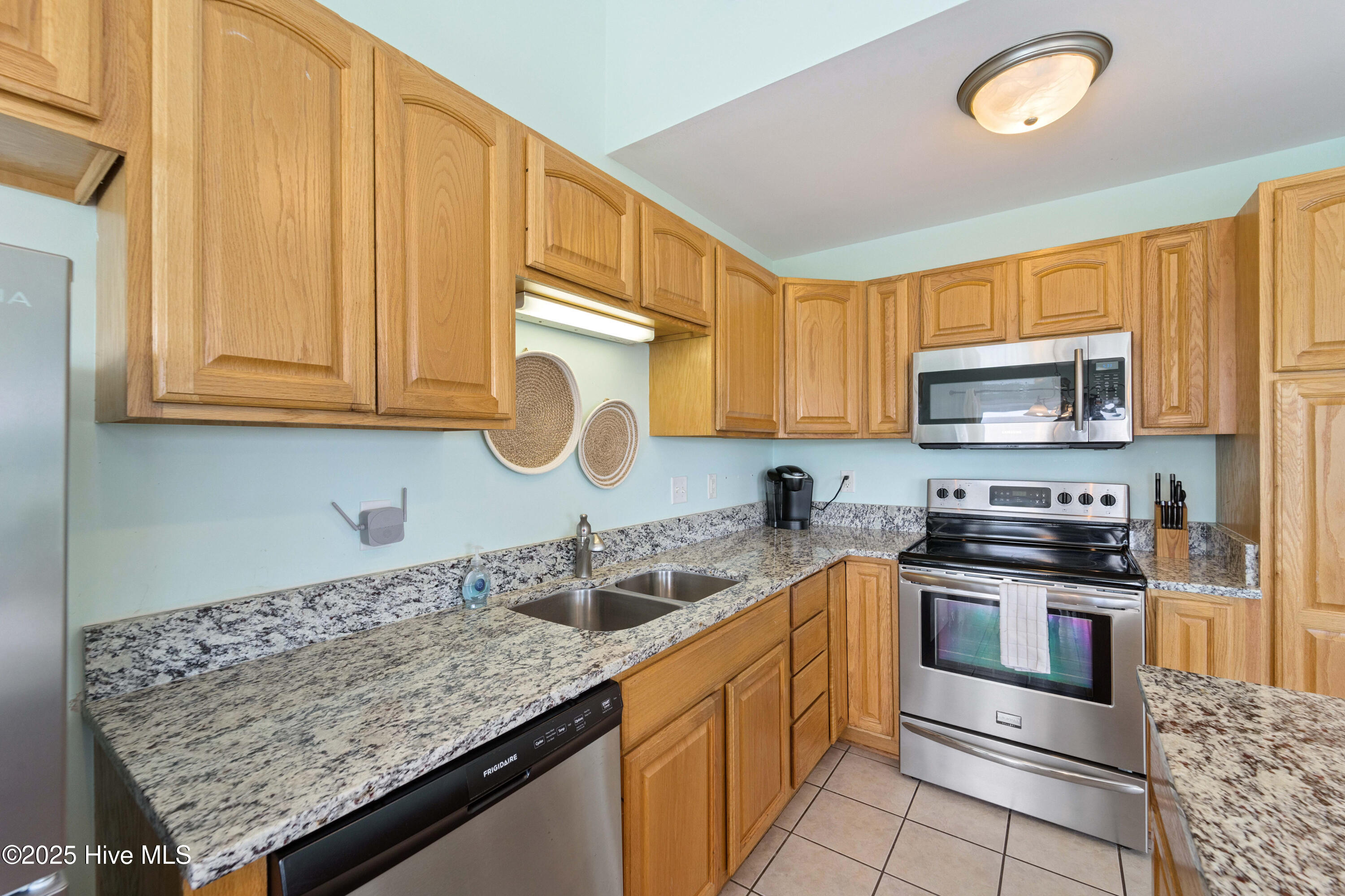 100533814 | Photo 47