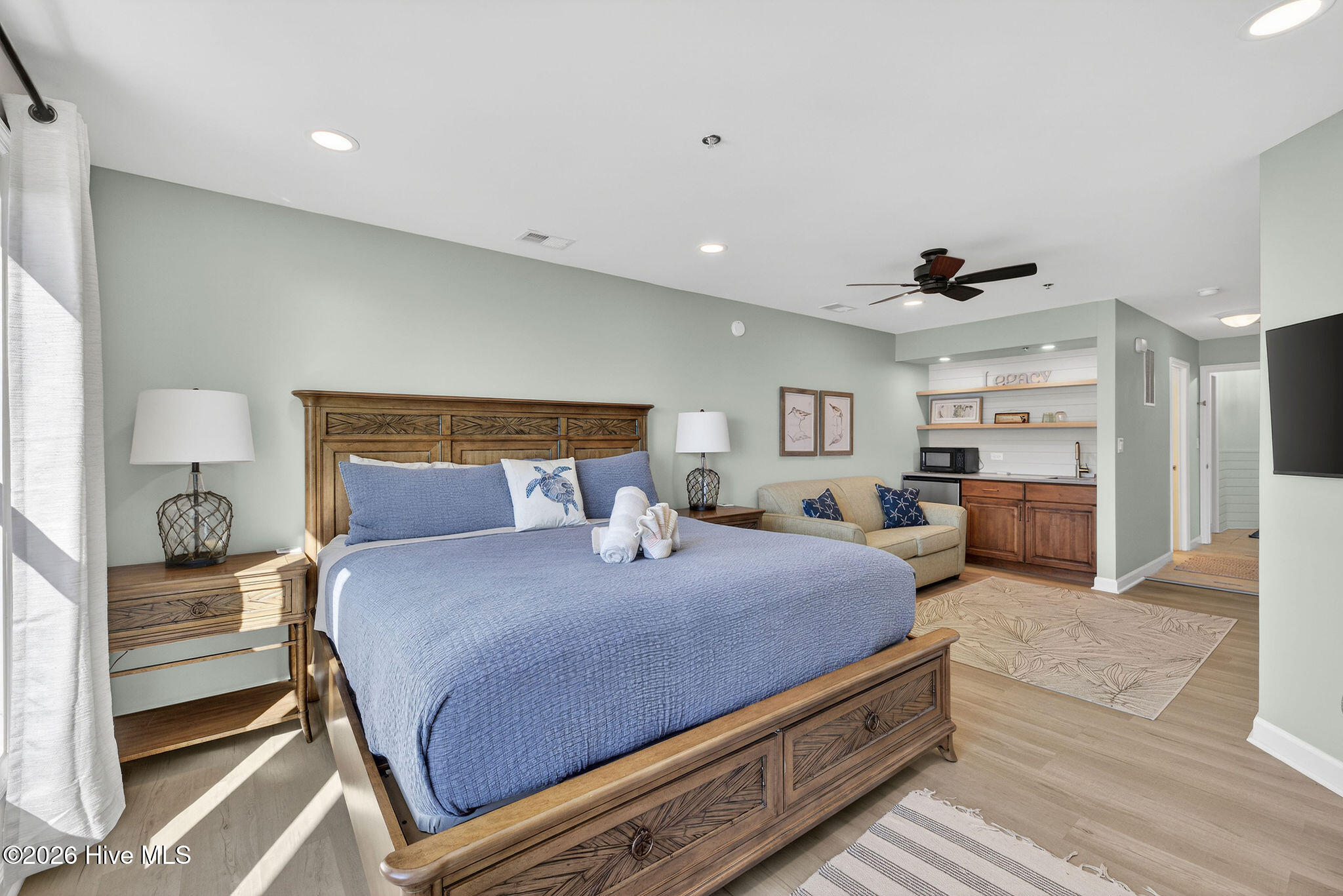 100549850 | Photo 15