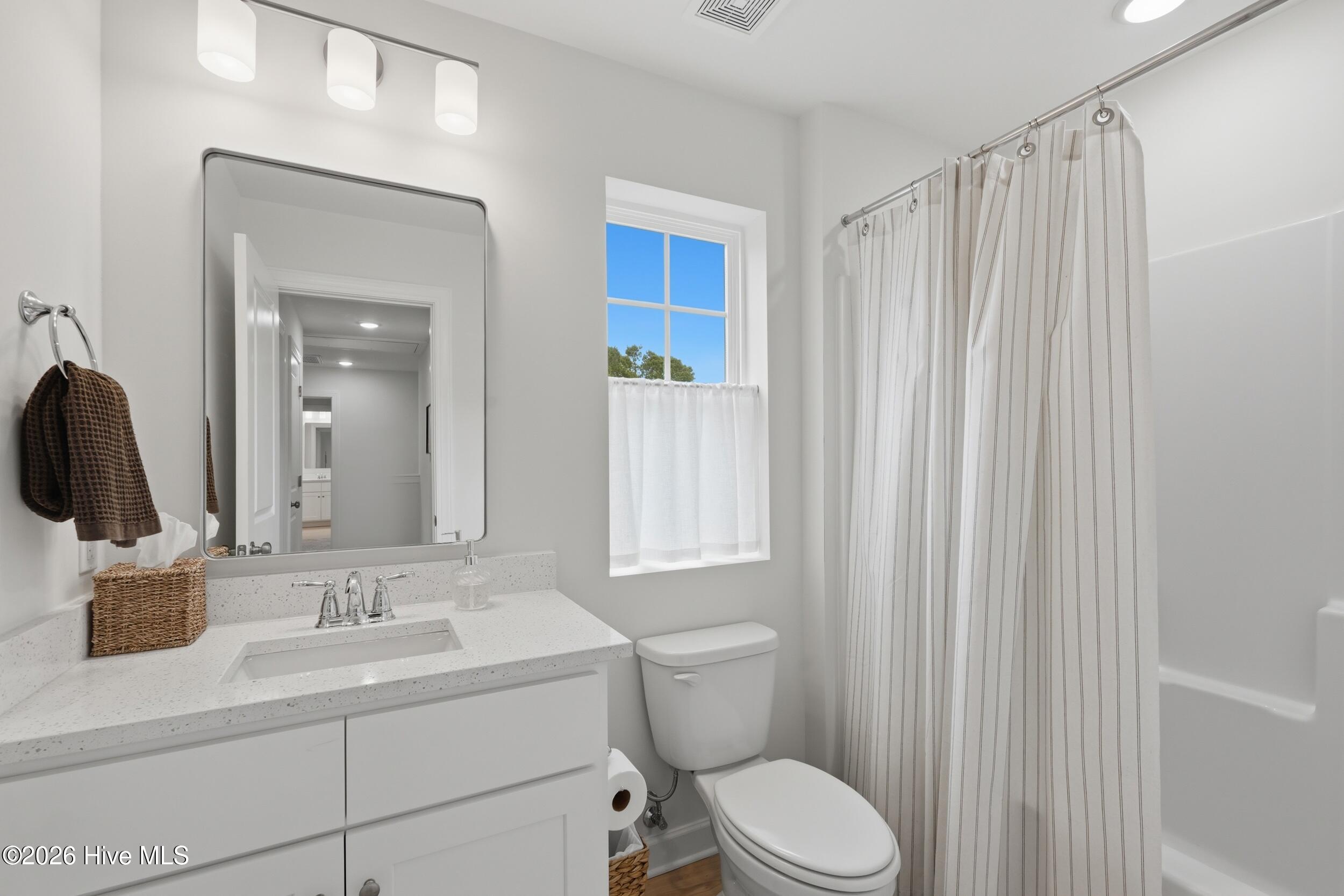 100559477 | Photo 45