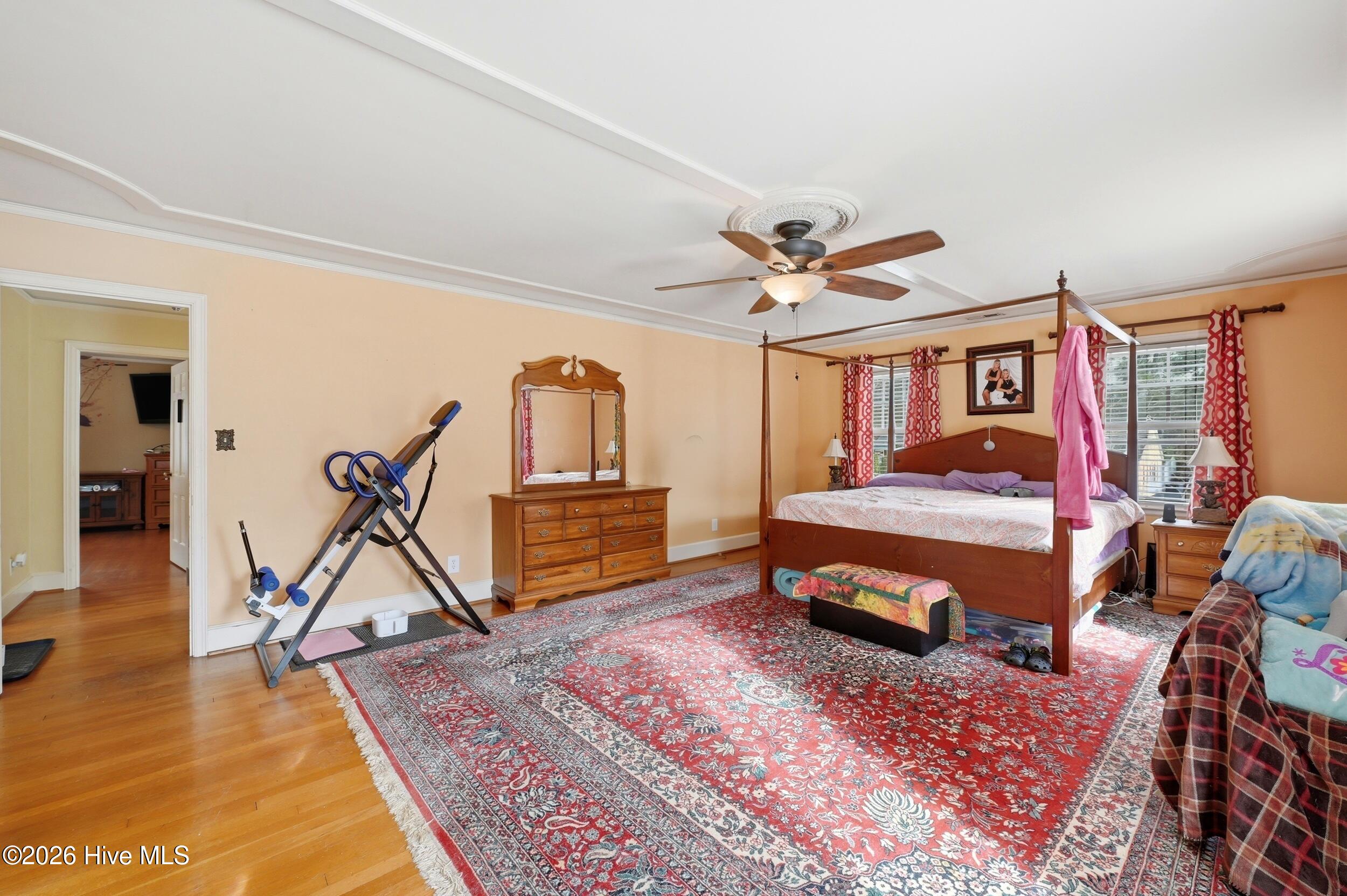 100560095 | Photo 22