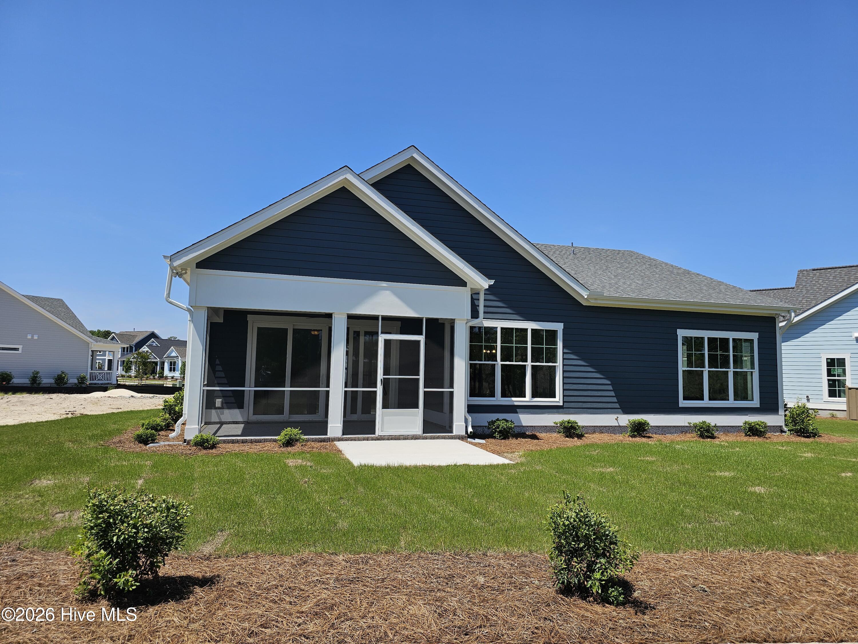 100560866 | Photo 15