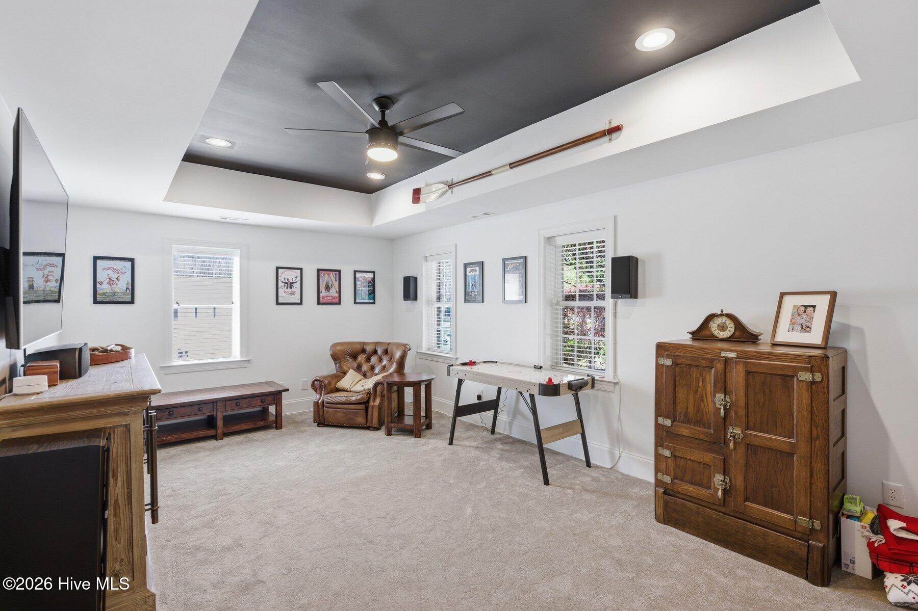 100564034 | Photo 43