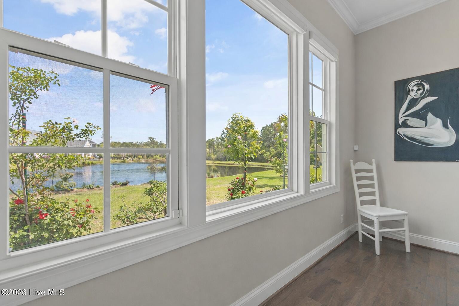 100560288 | Photo 42