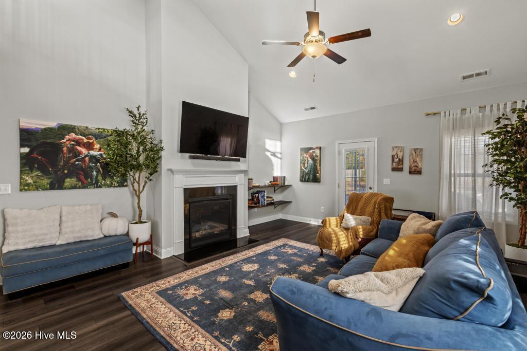 100554111 | Photo 13