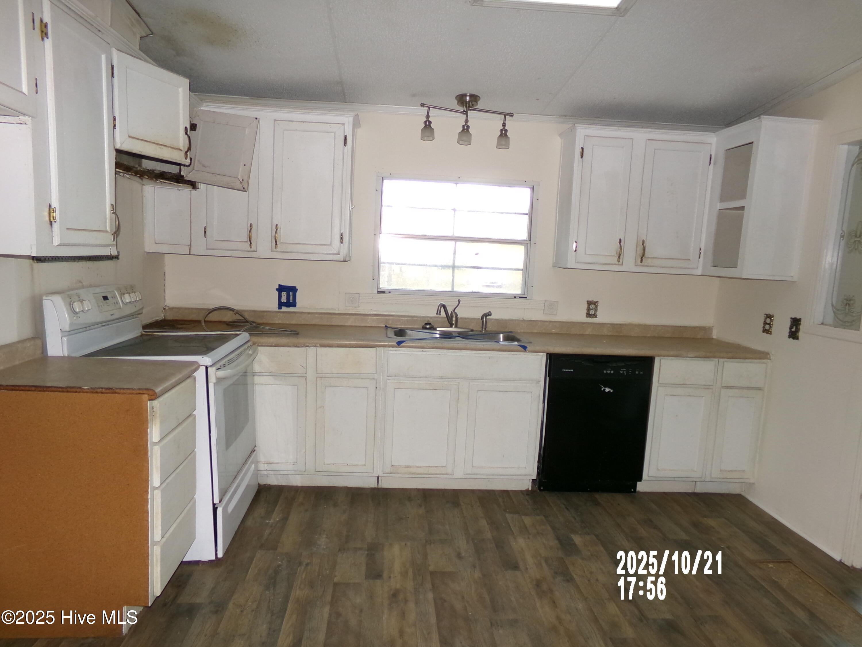 158 Brians Woods Road, Maple Hill, NC 28454 – photo 9: 122_1860