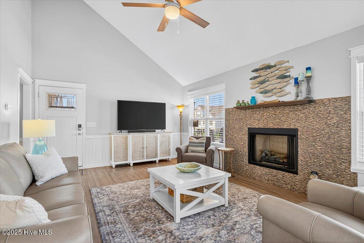 100529253 | Photo 16