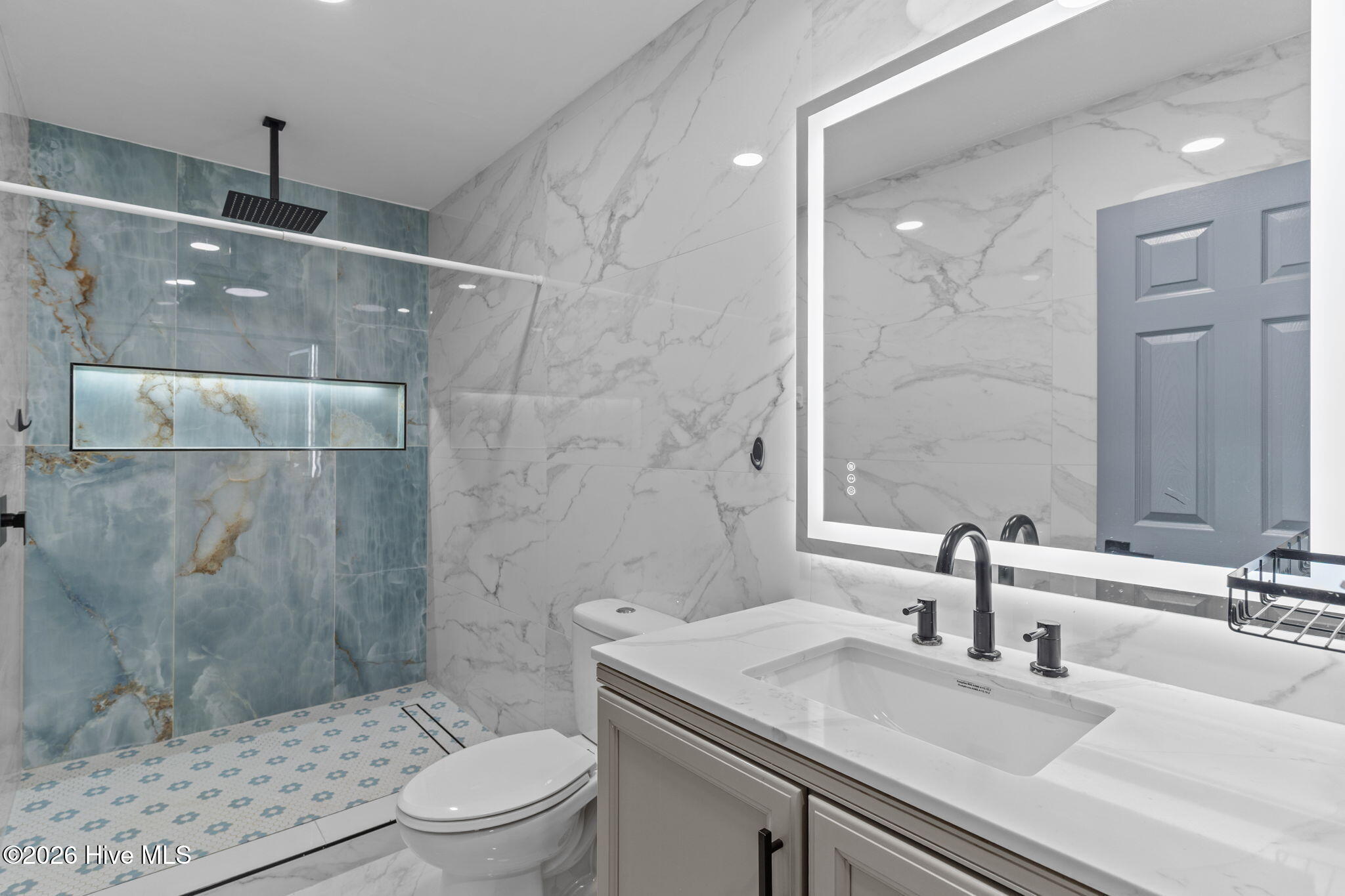 100557122 | Photo 20