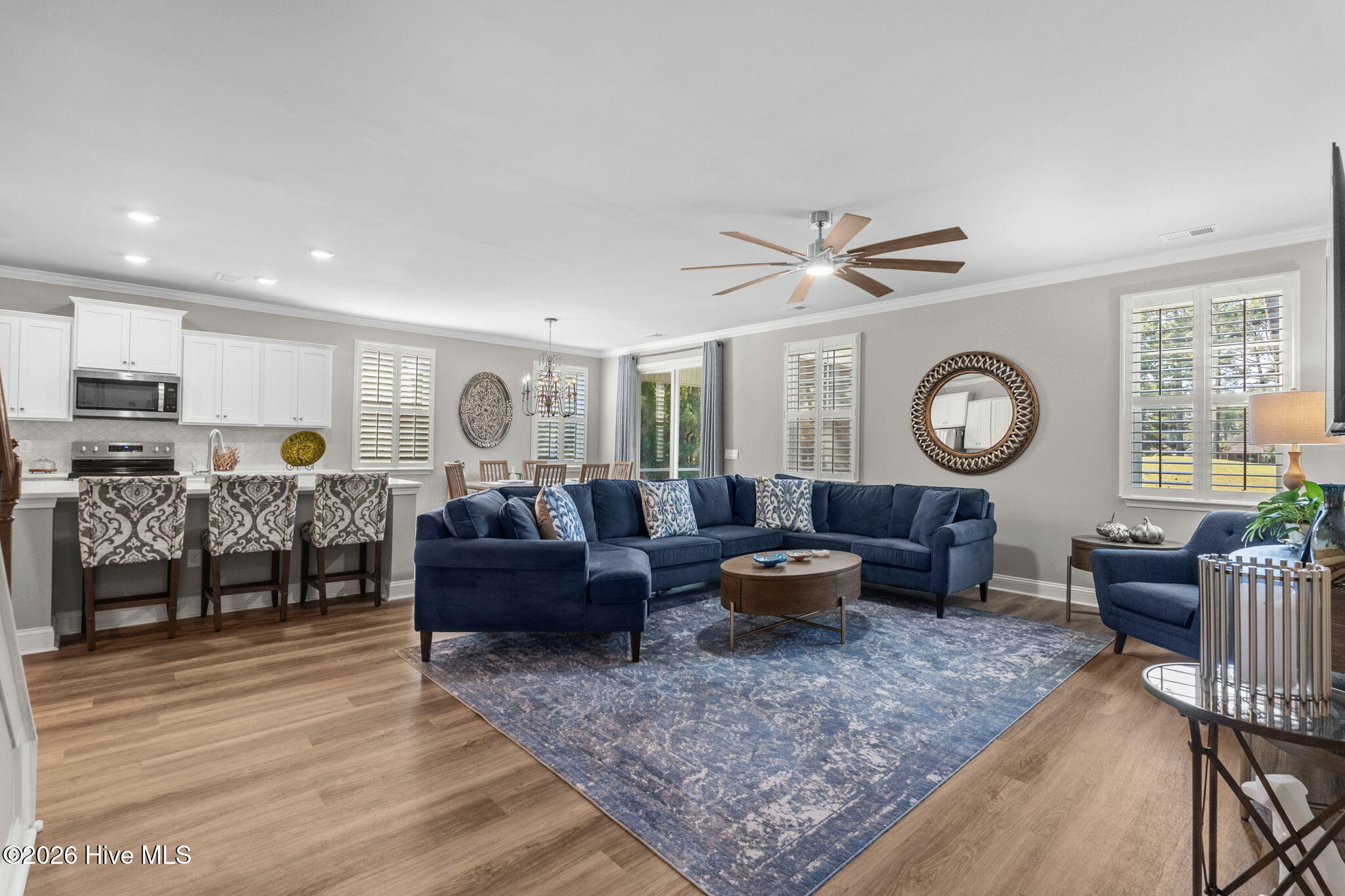 100562050 | Photo 10