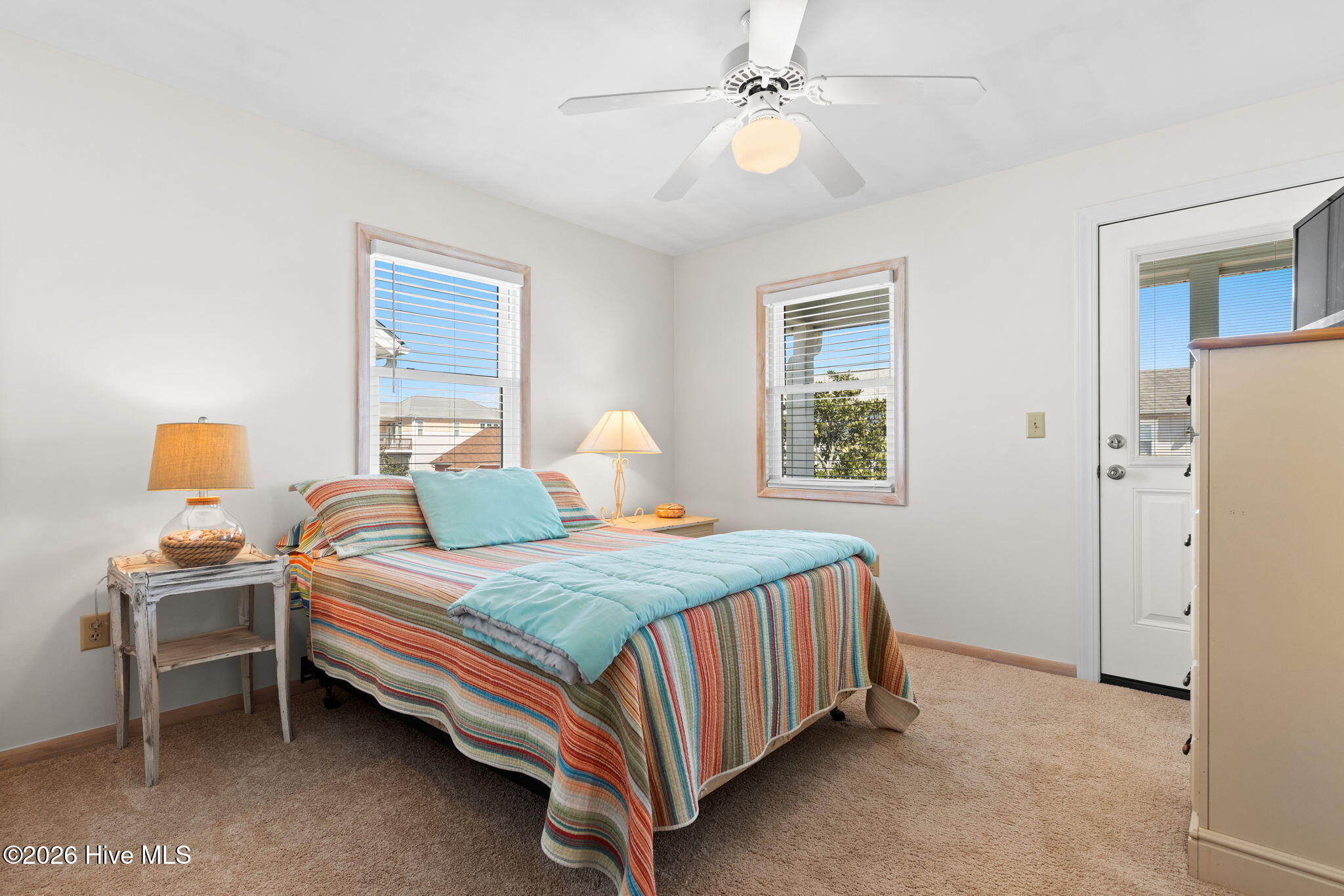 100560342 | Photo 24