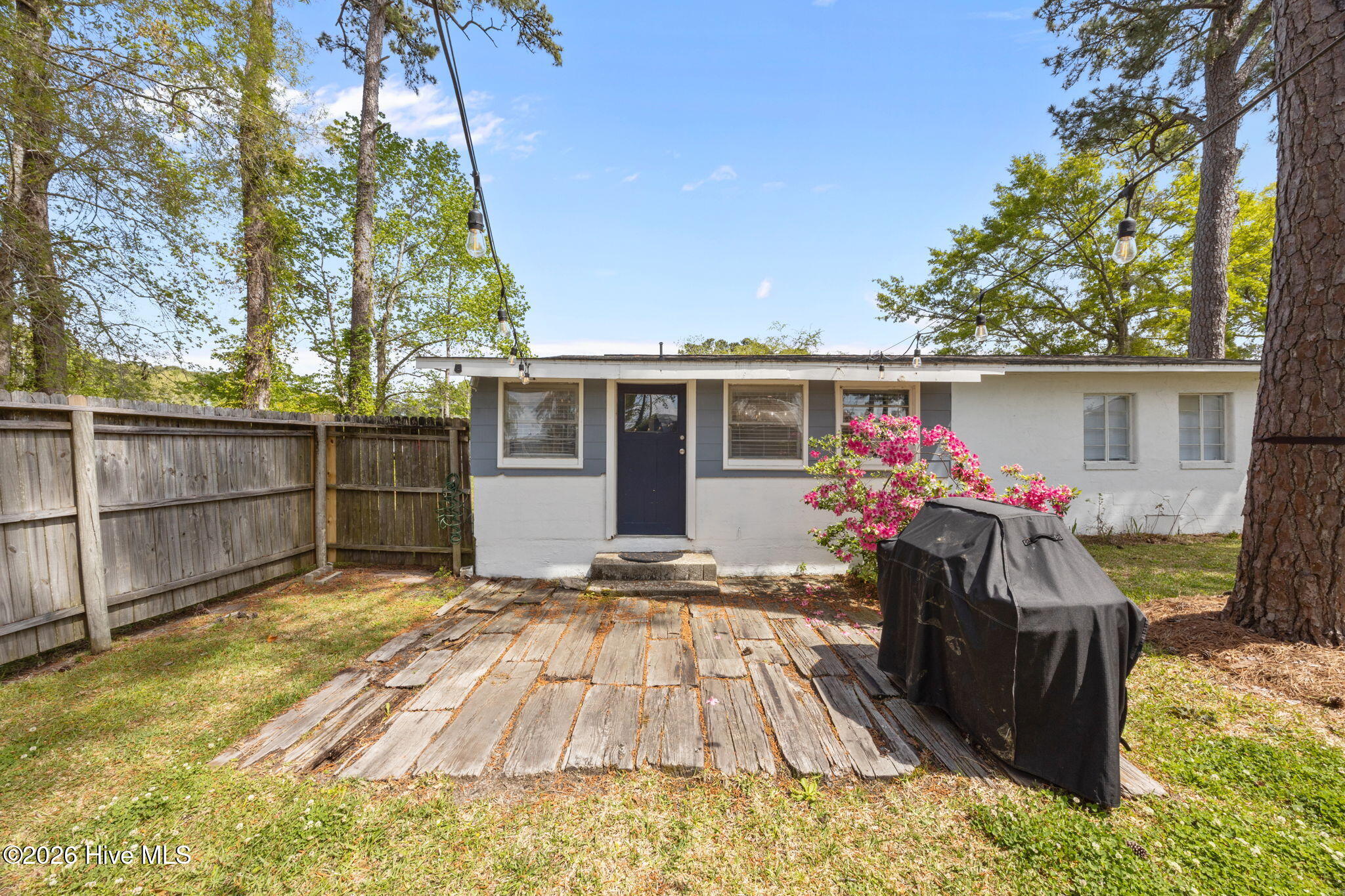1103 Broad Street Ext,Oriental