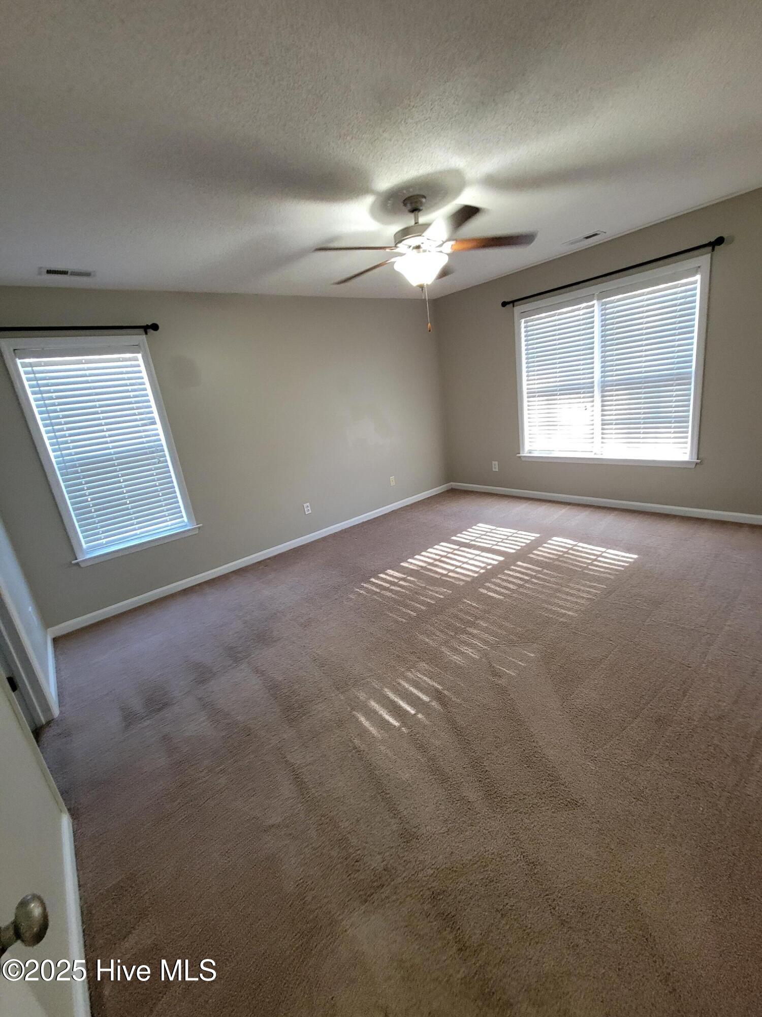 100547023 | Photo 12