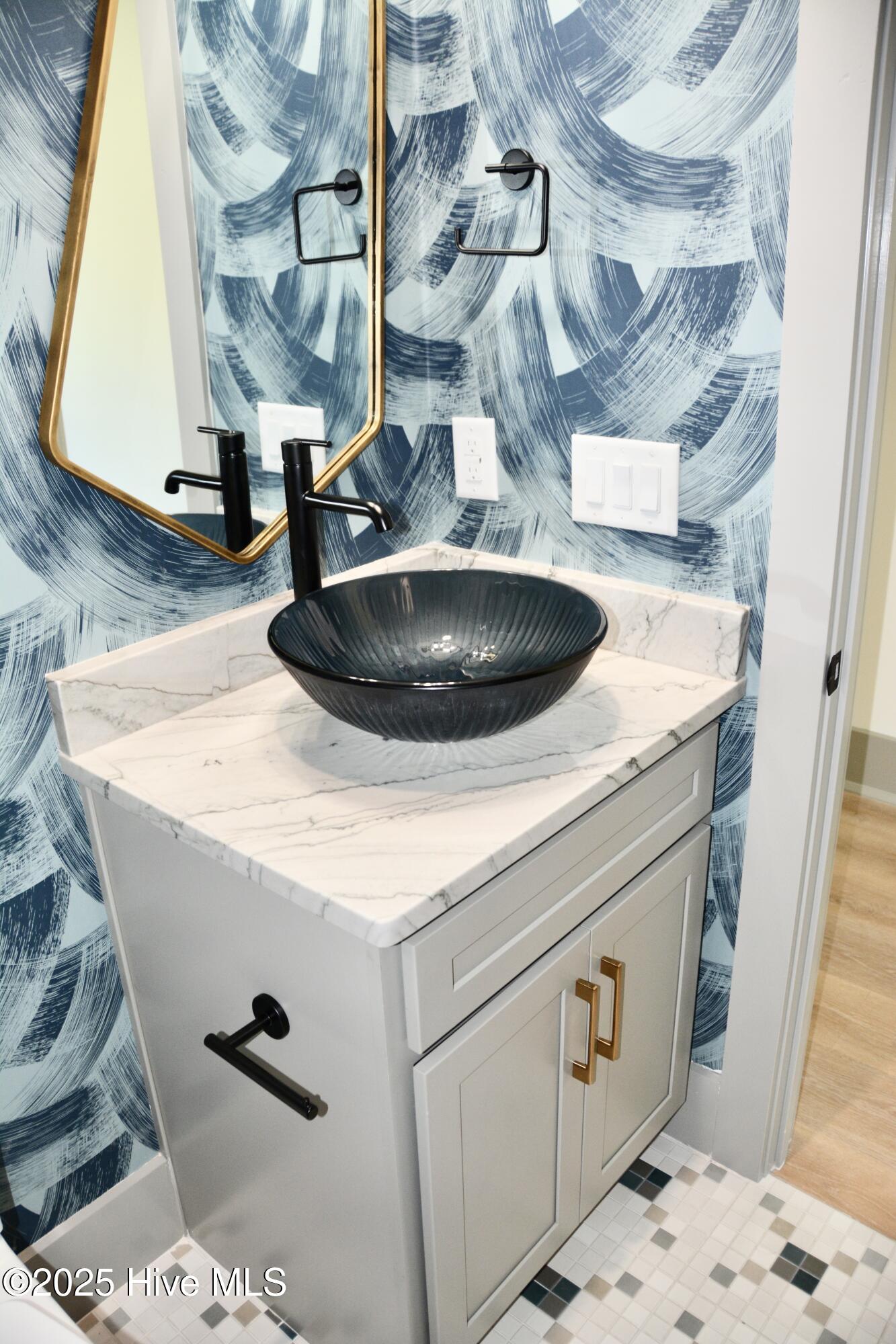 100508502 | Photo 50