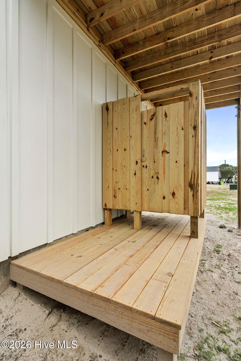 100558023 | Photo 66