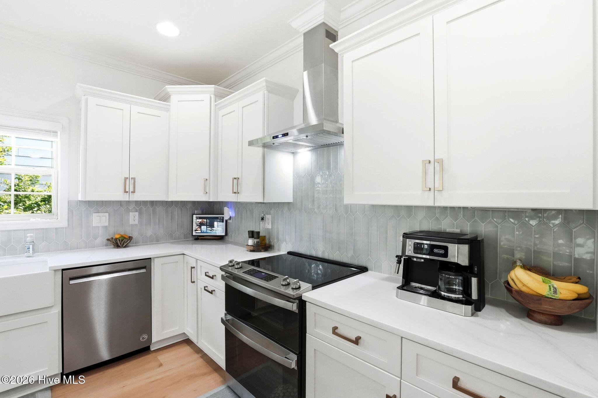 100566461 | Photo 23