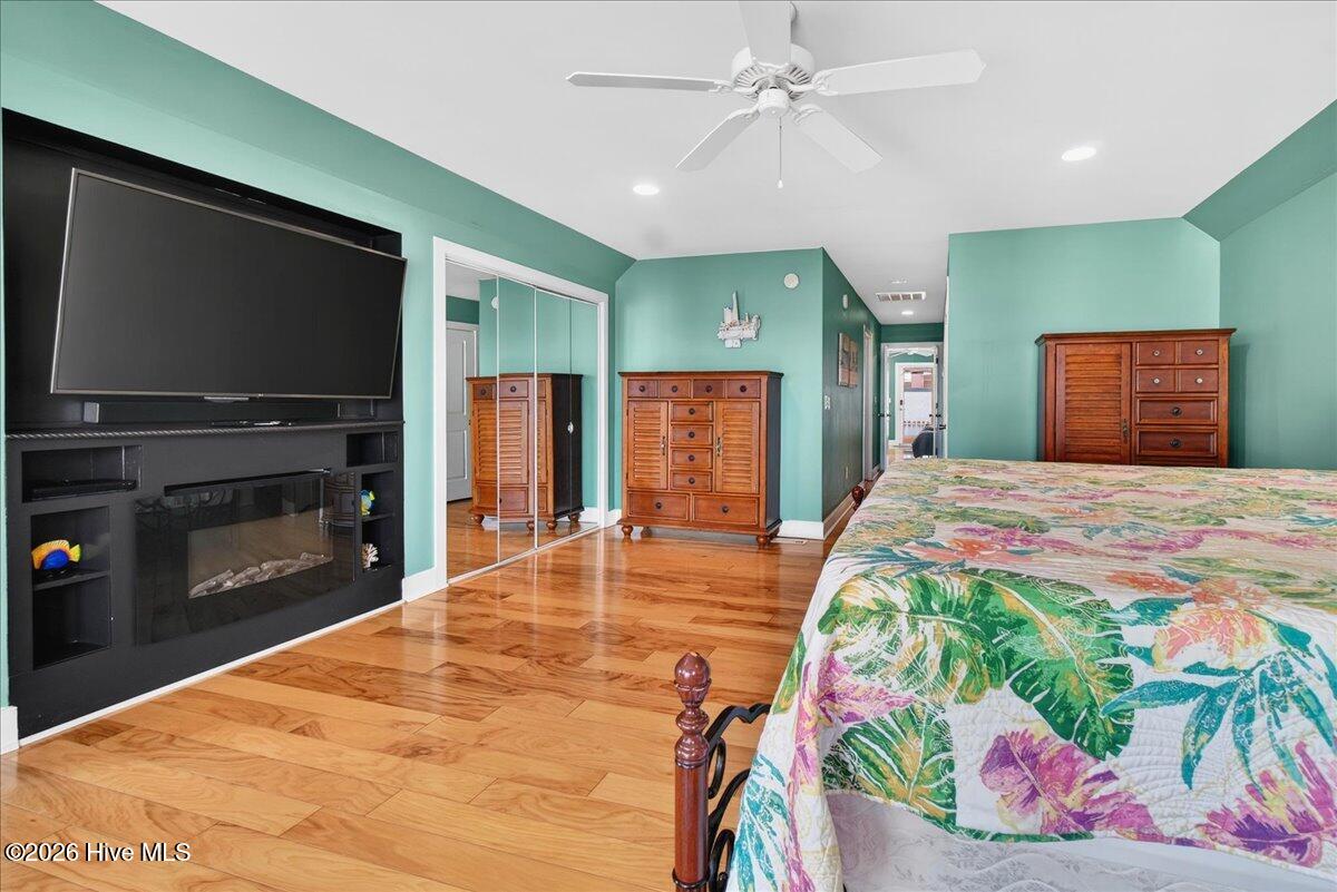 100549293 | Photo 81