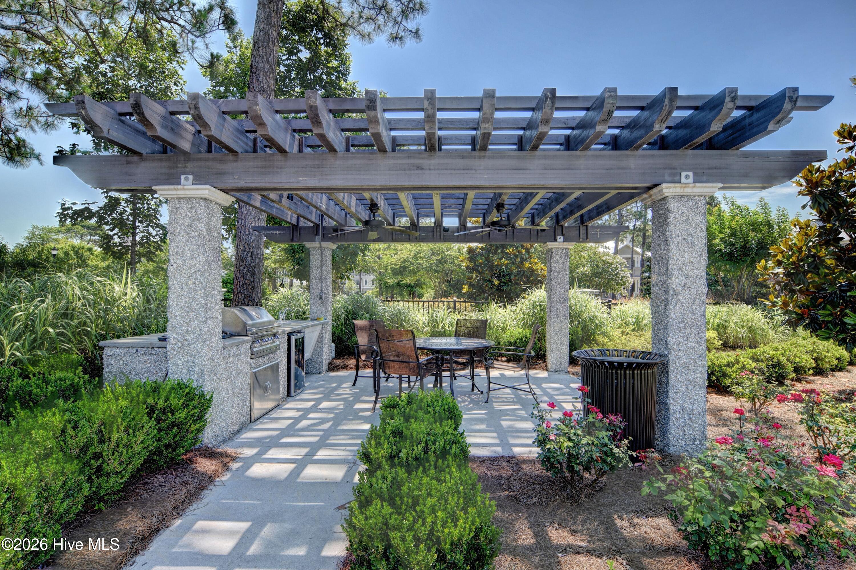 100549123 | Photo 61