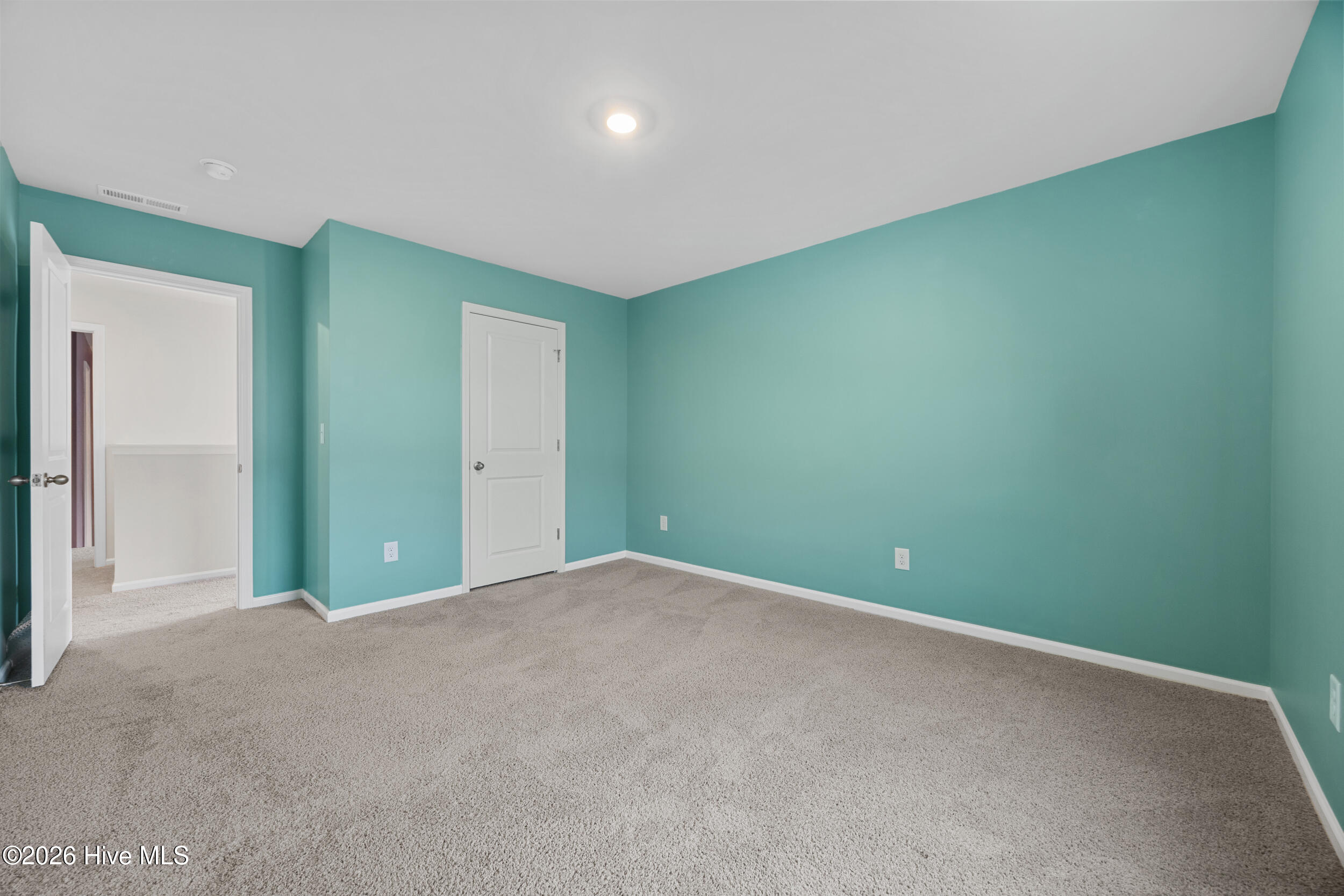 100561972 | Photo 27