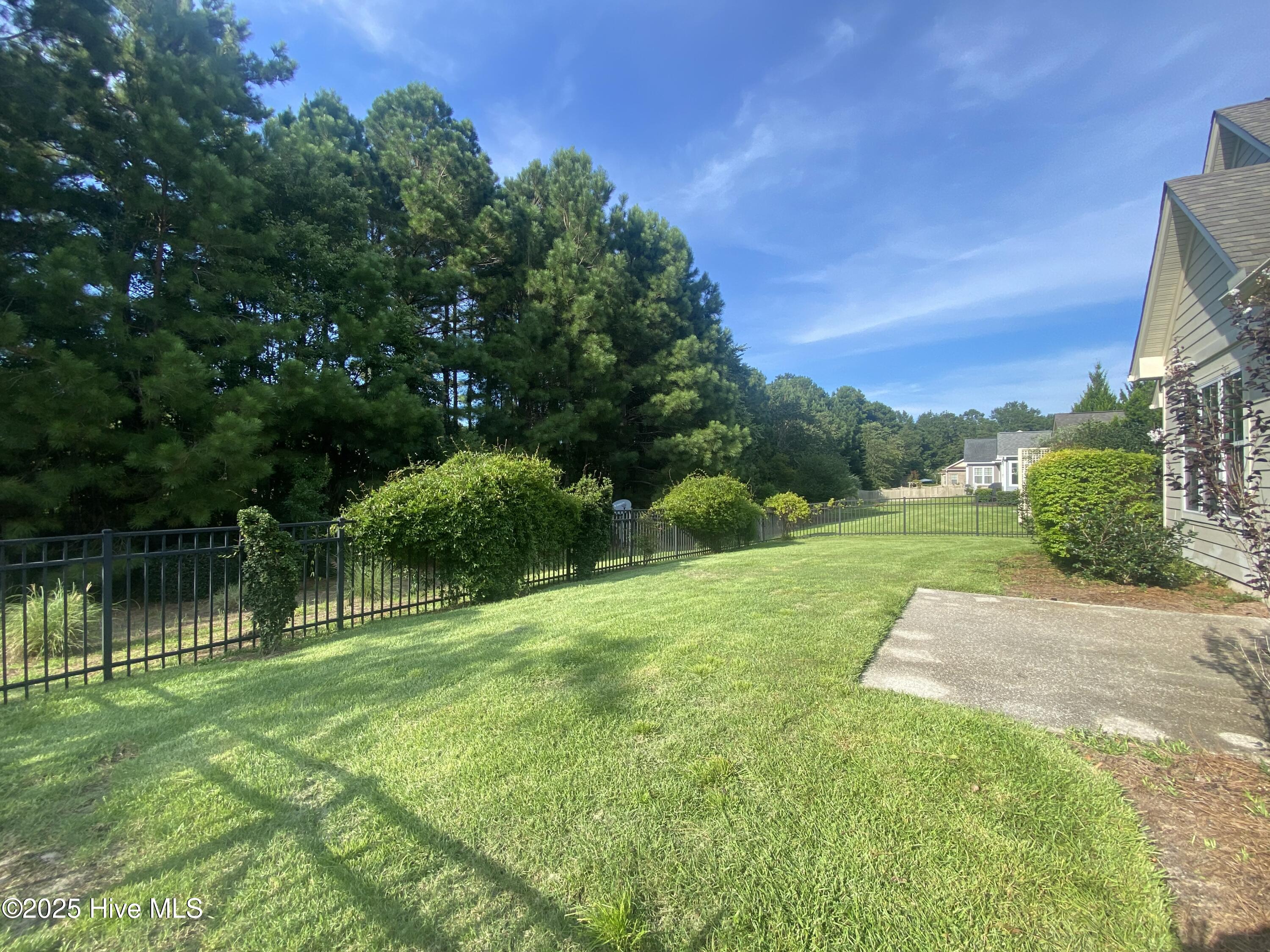 100504440 | Photo 26