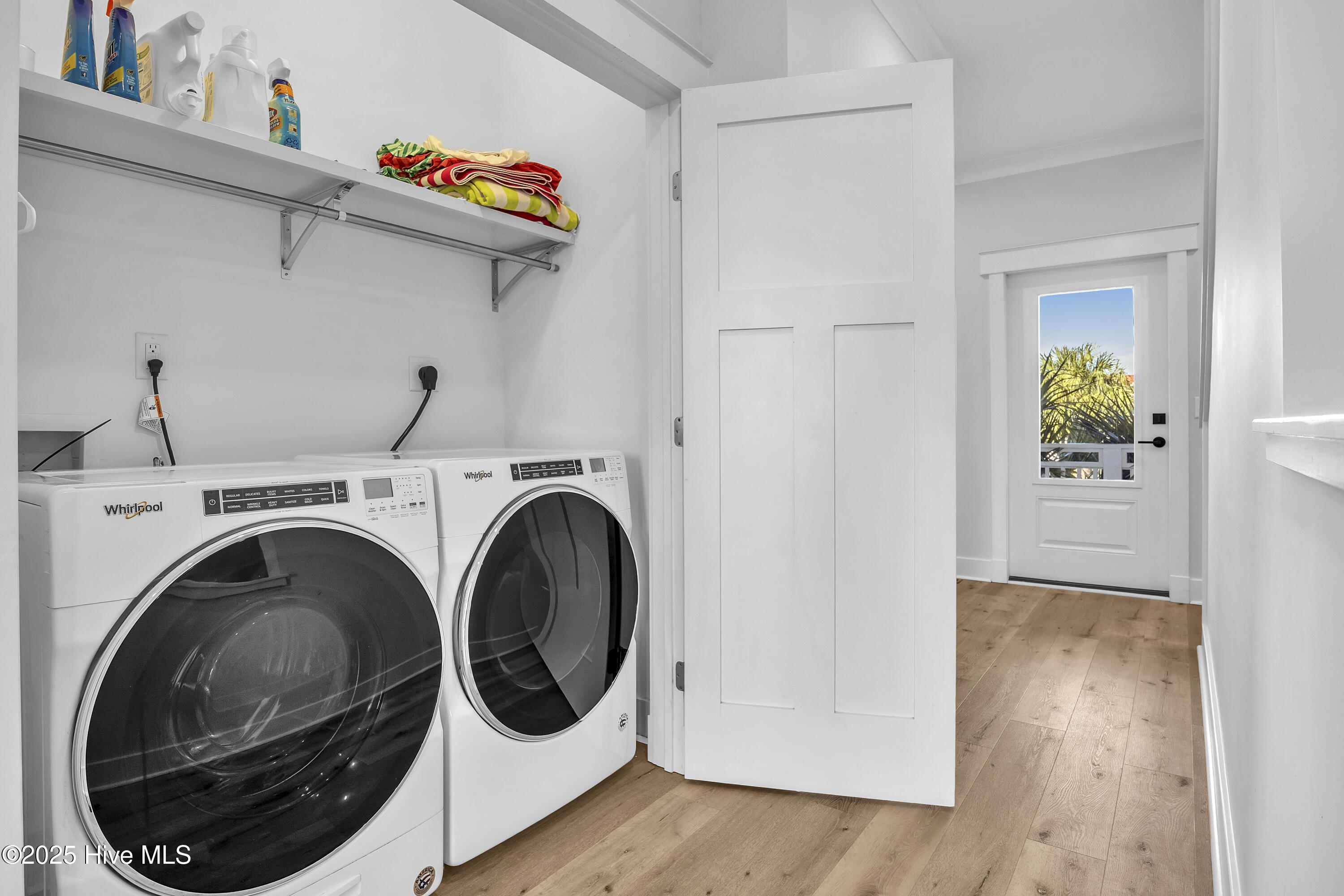 100540464 | Photo 55