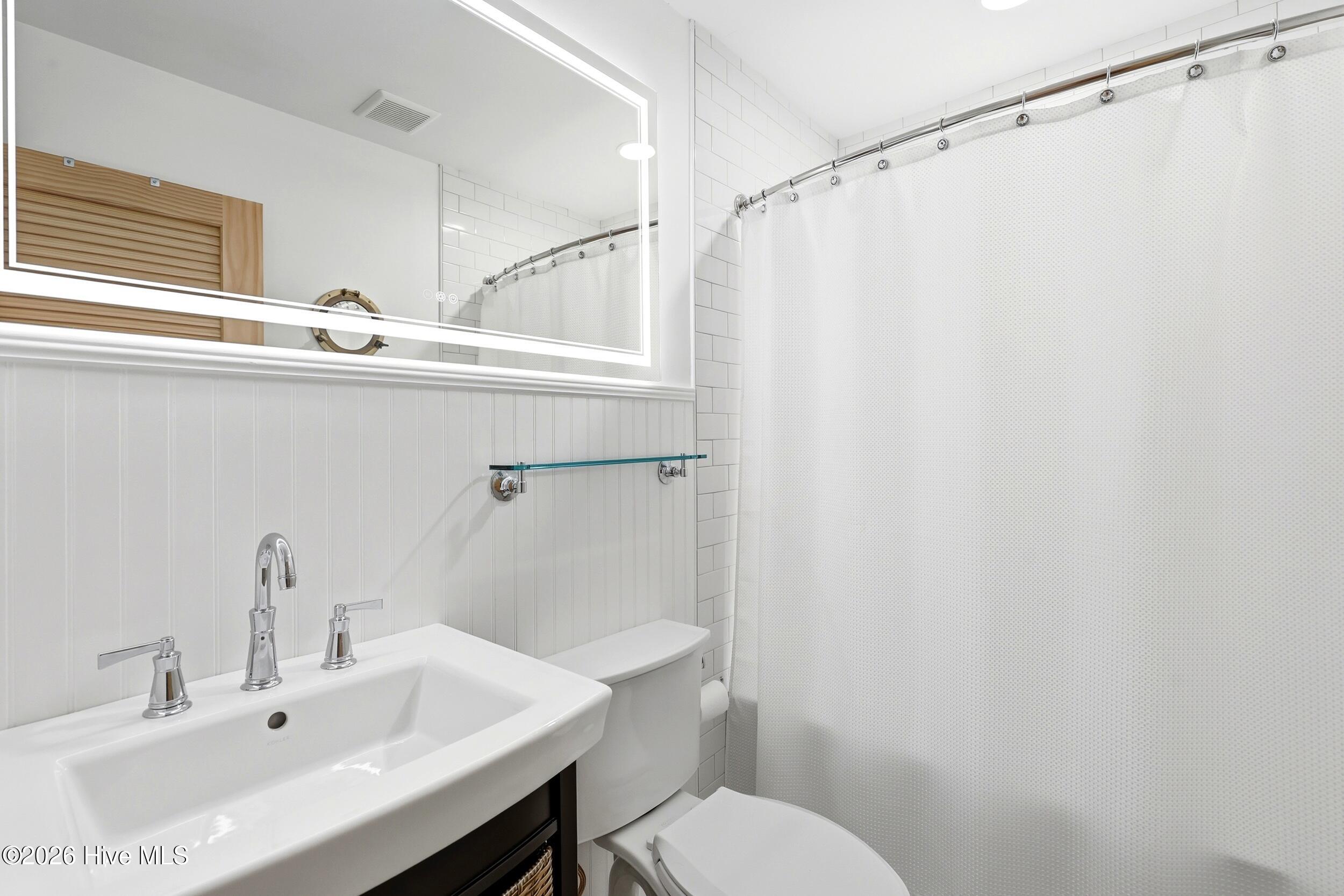 100584780 | Photo 17