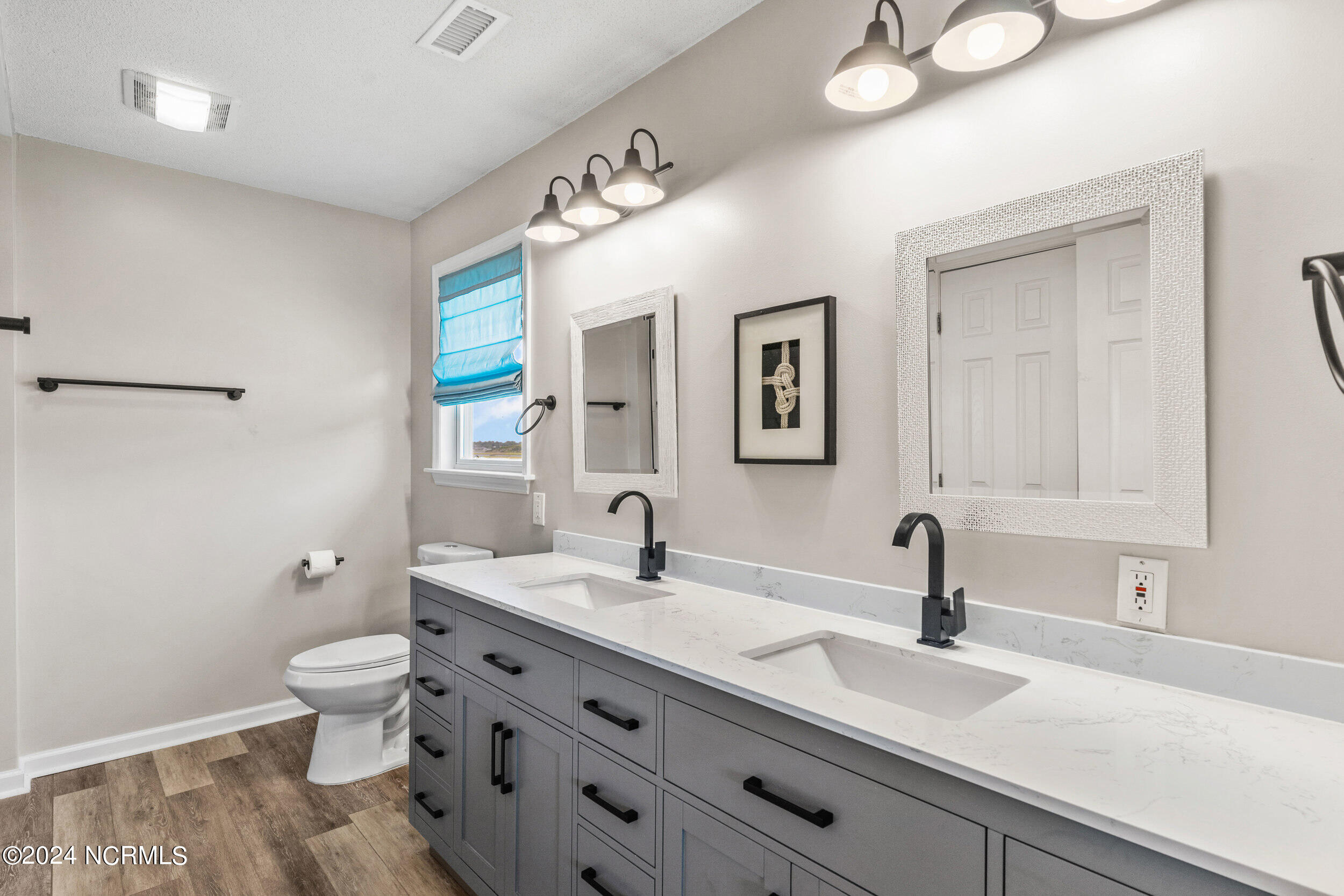 100539951 | Photo 23