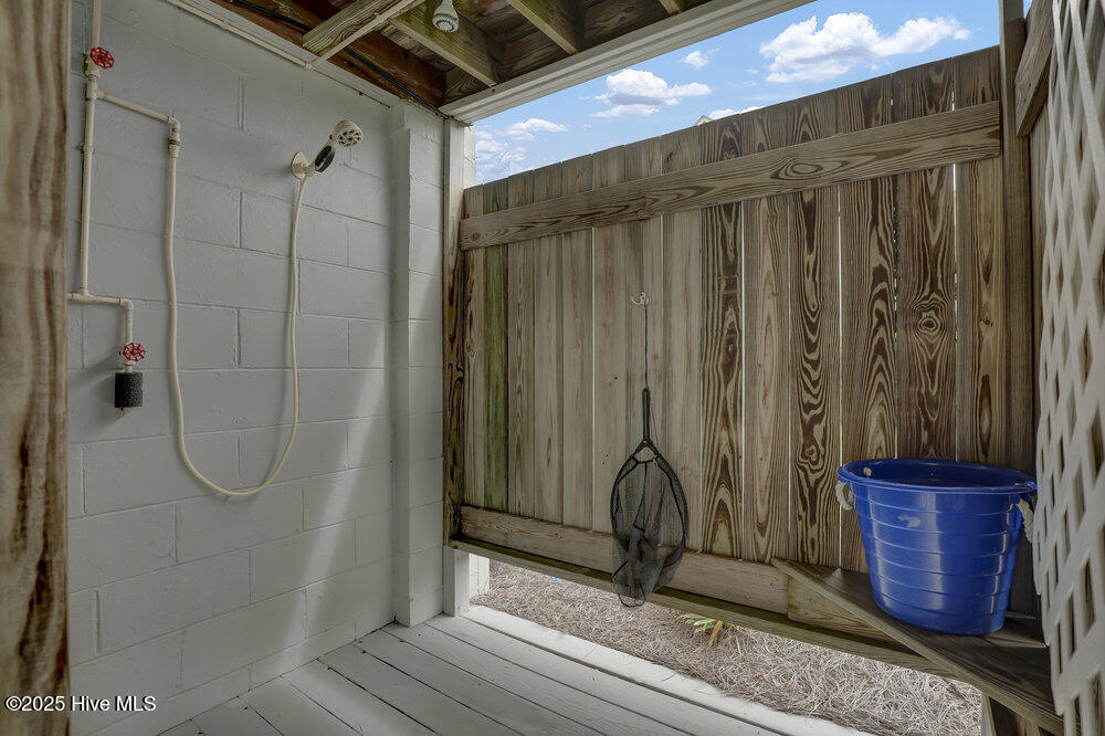 100524042 | Photo 27