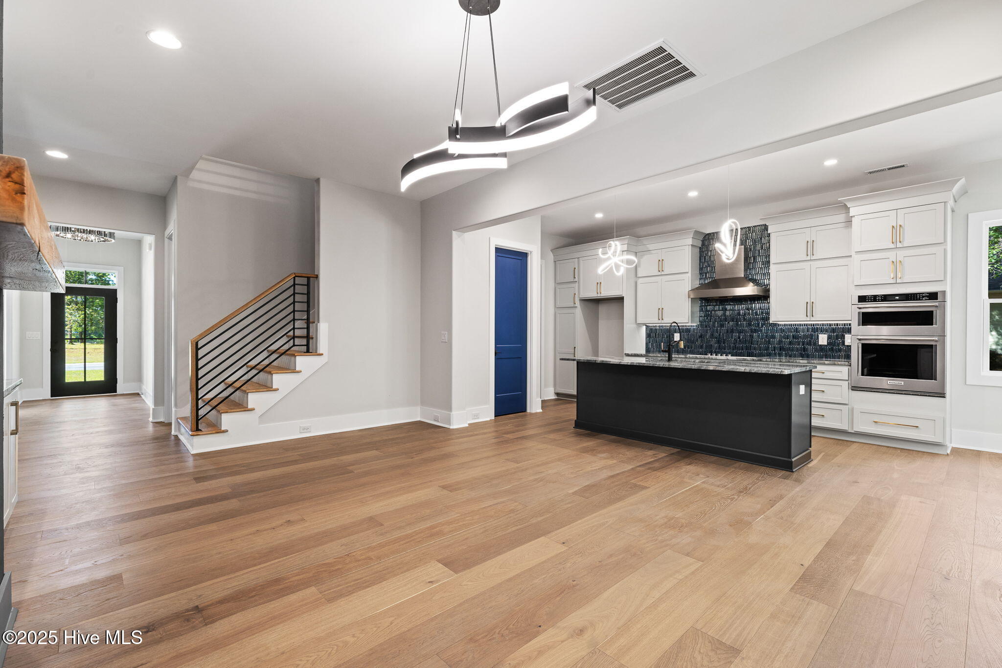 100522632 | Photo 18