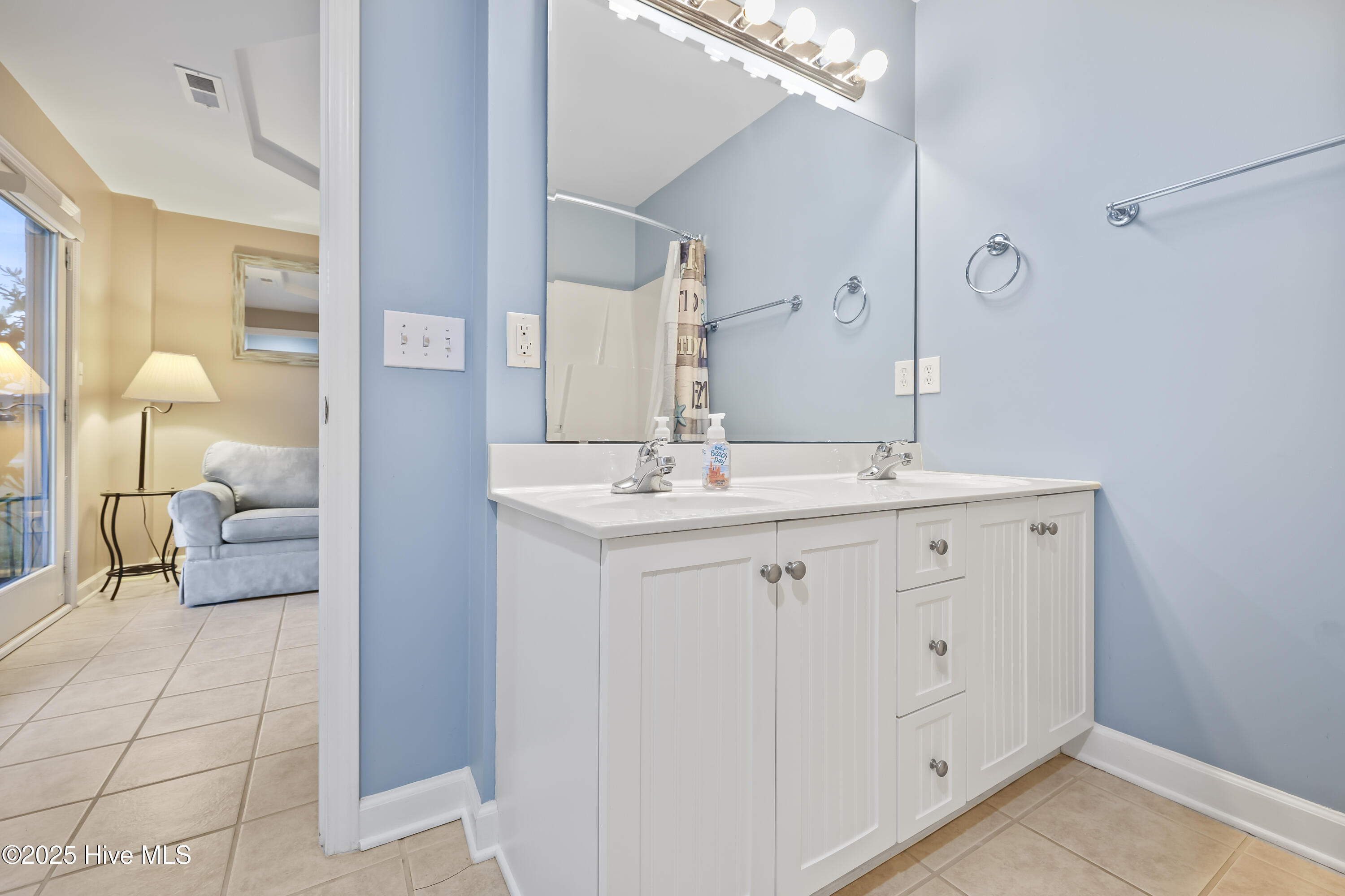 100495853 | Photo 12