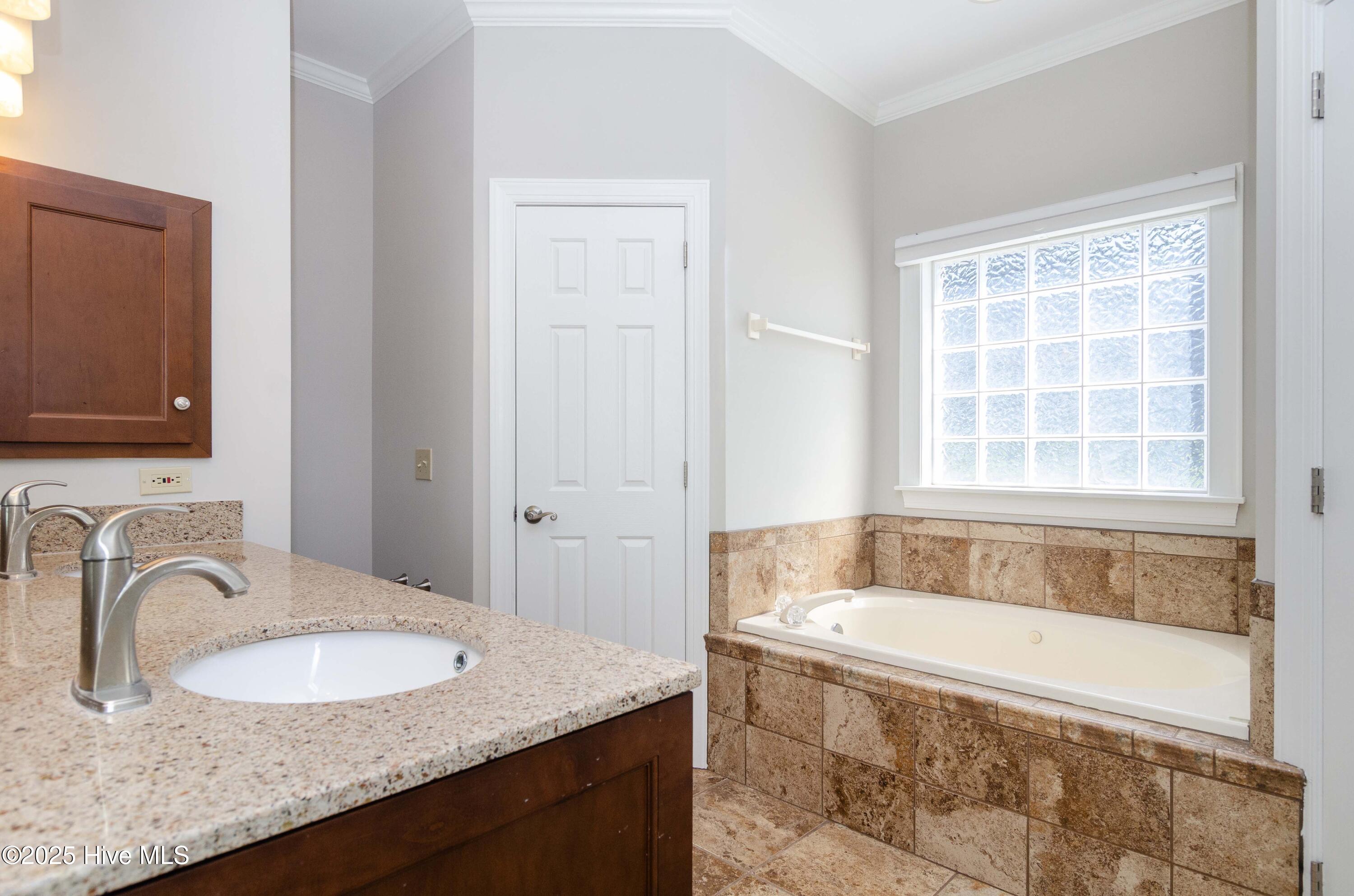 100516965 | Photo 20