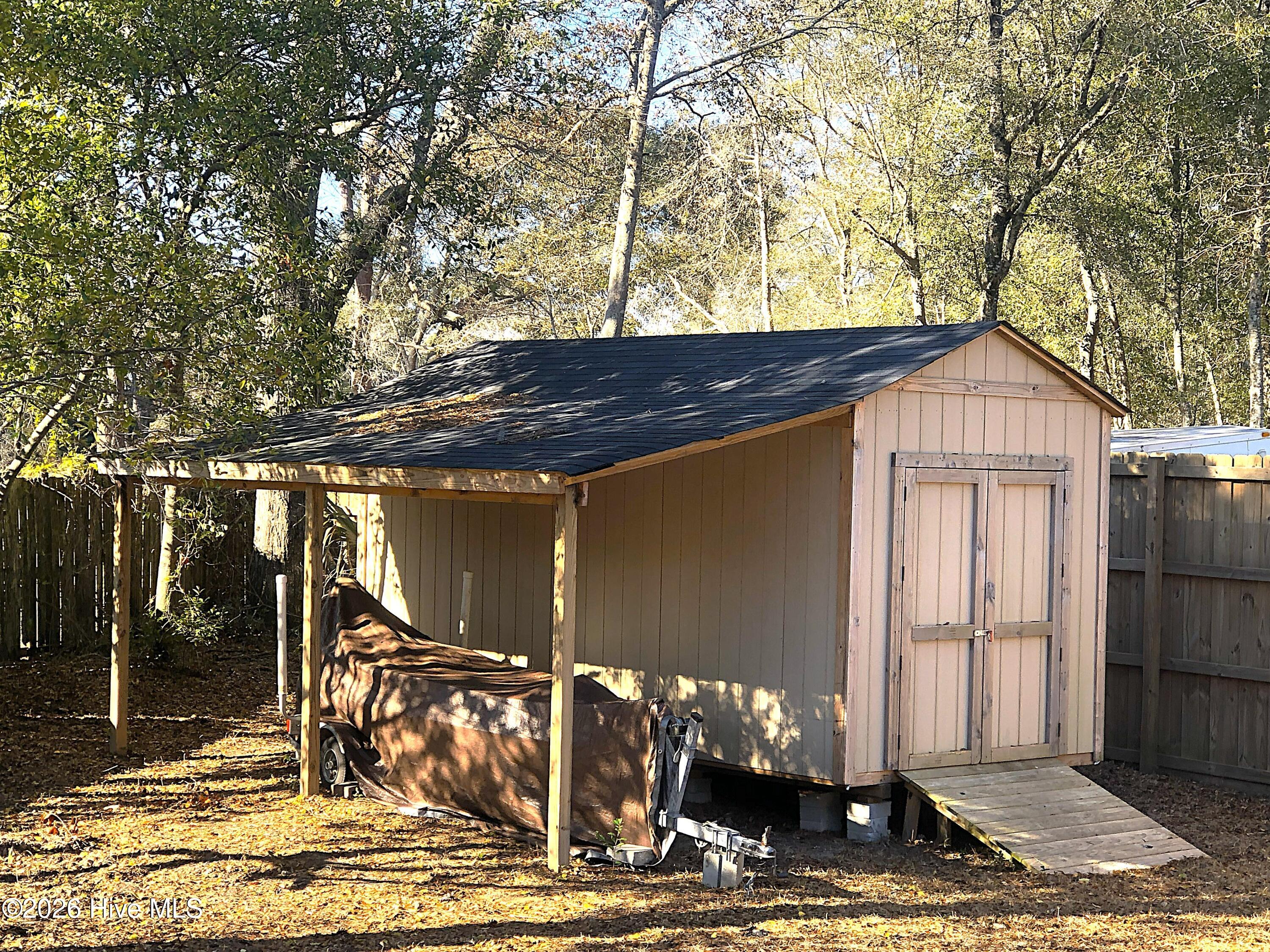 100549339 | Photo 36