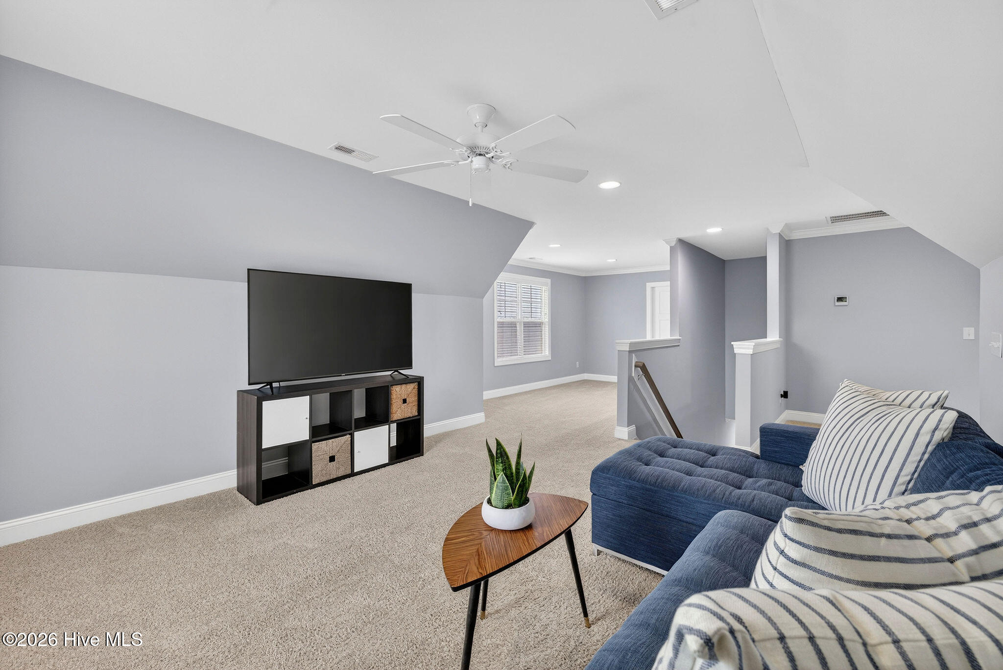 100557170 | Photo 42